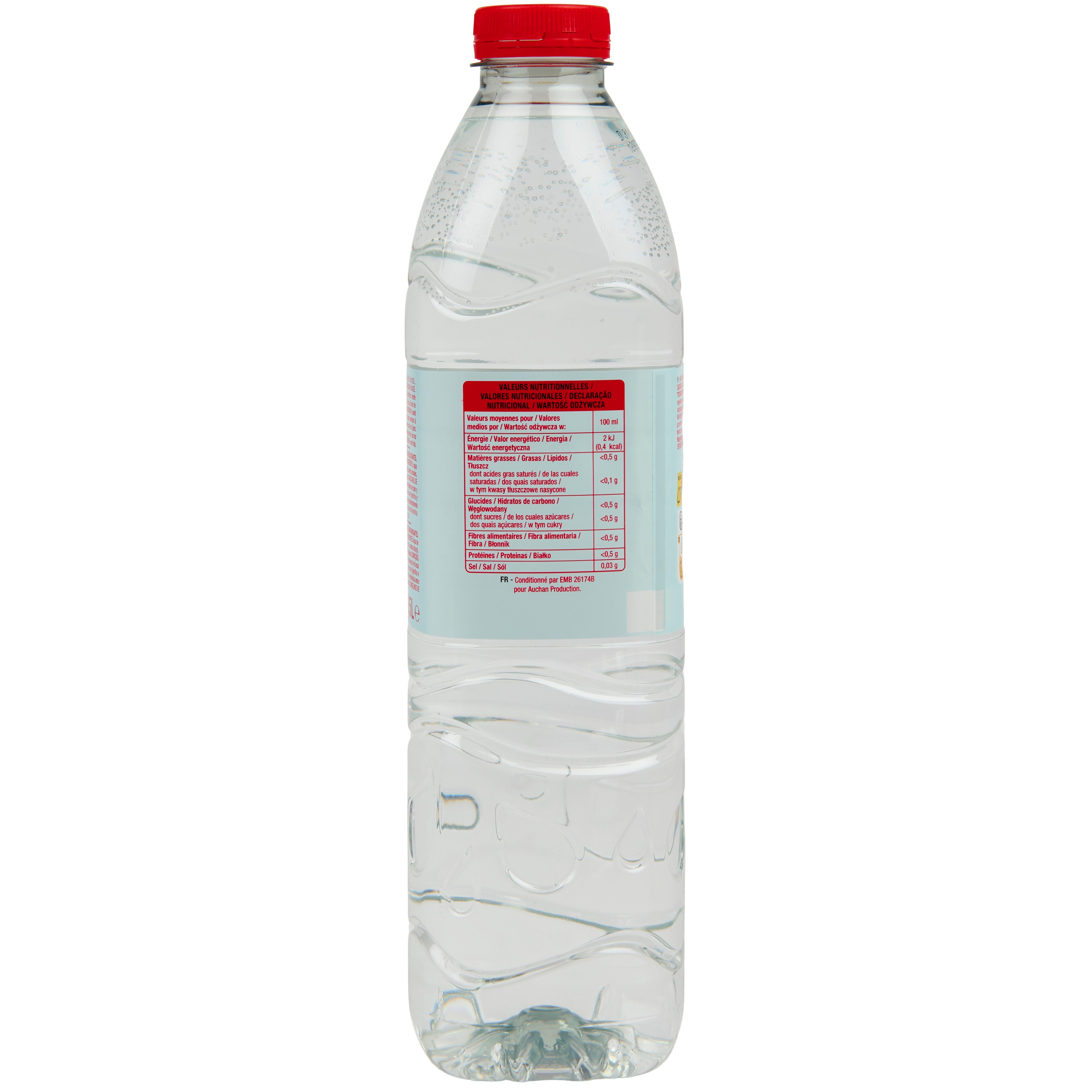 Voir la diapositive 2 : AUCHAN Eau de source aromatisée fraise sans sucres 1.5l