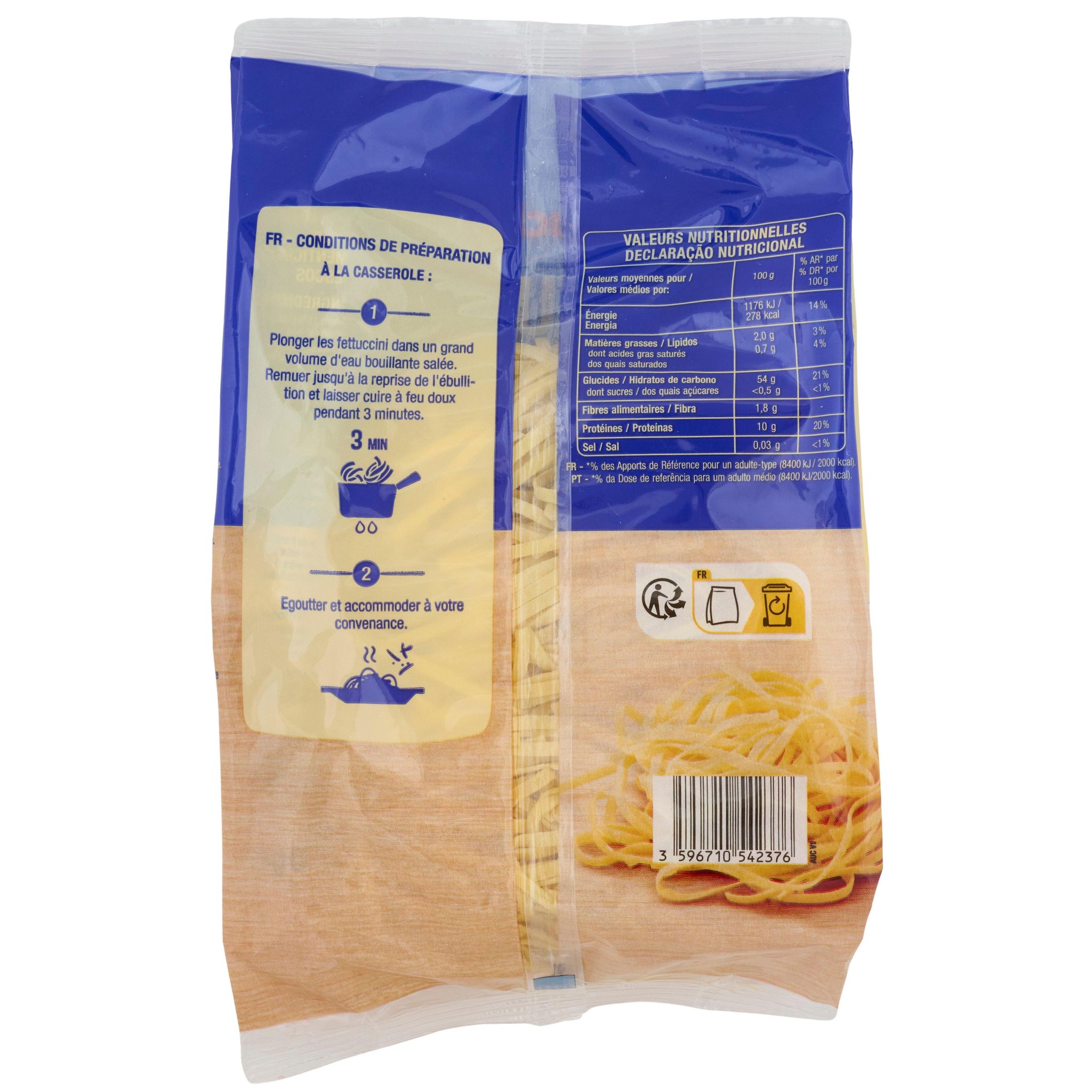 Voir la diapositive 2 : AUCHAN Fettuccini aux oeufs frais 2/3 parts 300g