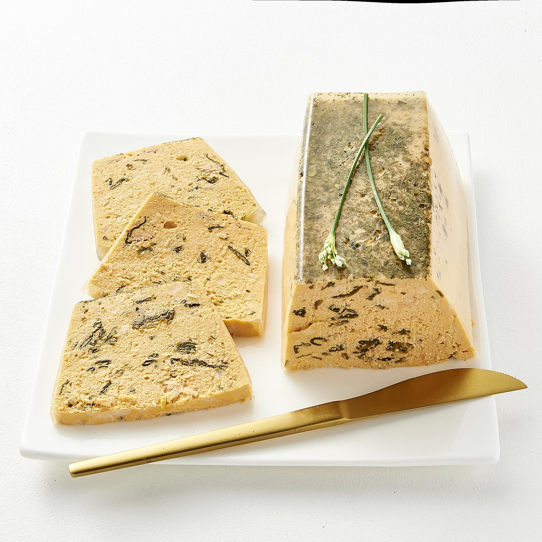SERVICE TRAITEUR Terrine au saumon et saumon fumé 12 parts 1kg