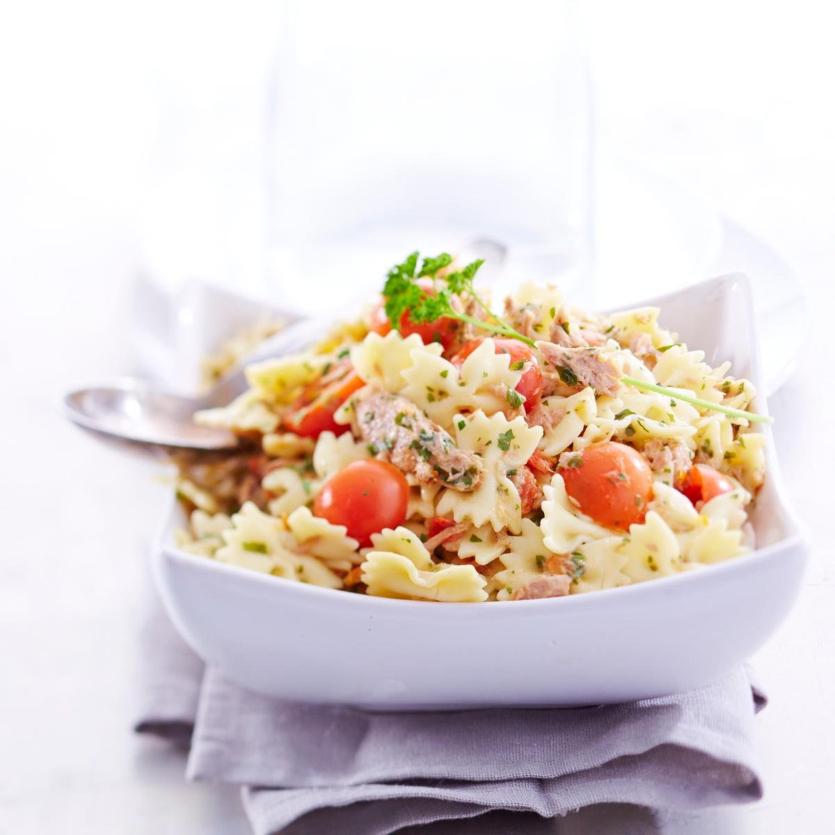 SERVICE TRAITEUR Mini farfalle thon tomates 6/8 parts 1.2kg