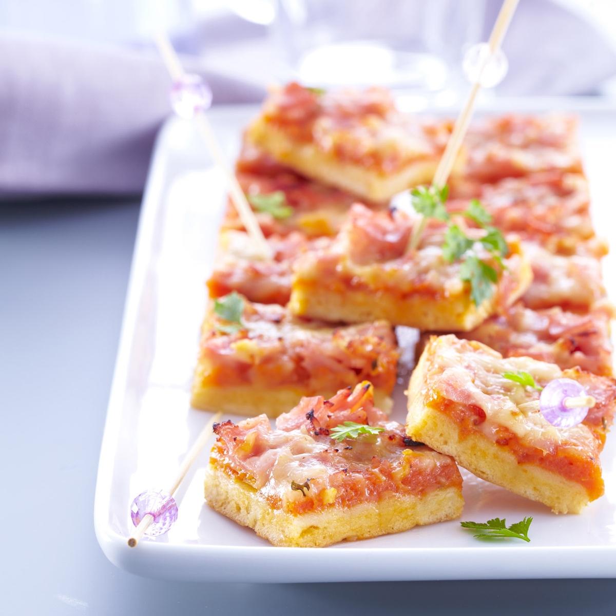 SERVICE TRAITEUR Pizza jambon emmental prédécoupée en toasts 66 toasts 900g