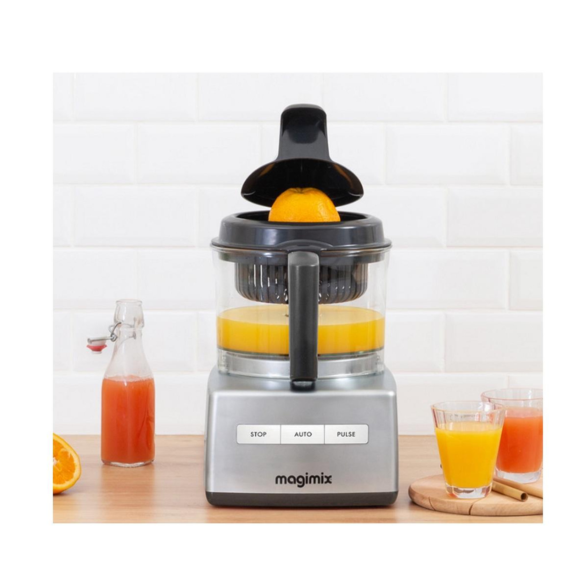 Voir la diapositive 2 : MAGIMIX Accessoire presse-agrume noir - 17360