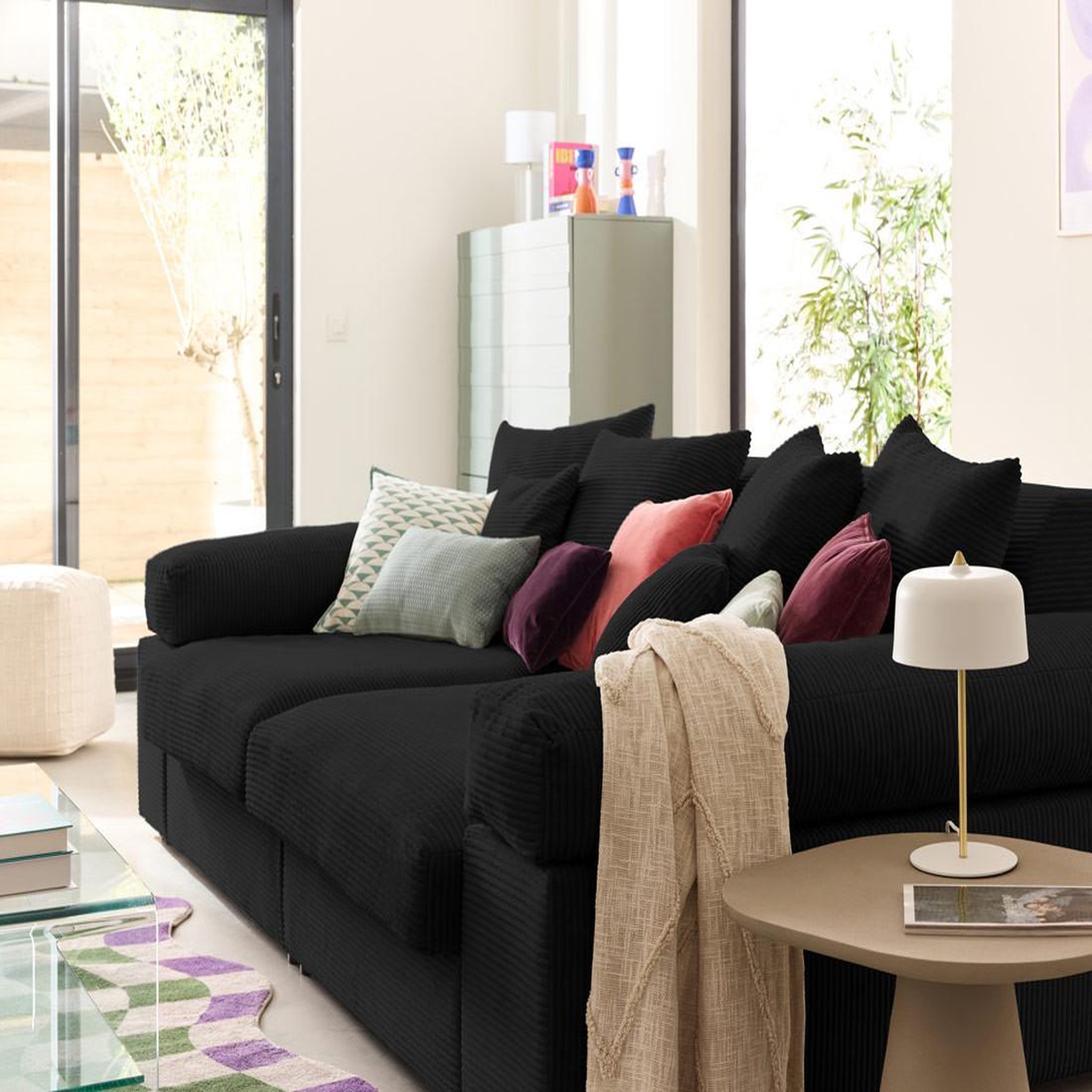 Voir la diapositive 2 : LISA DESIGN Aspen - canapé 4 places - assise profonde - velours côtelé