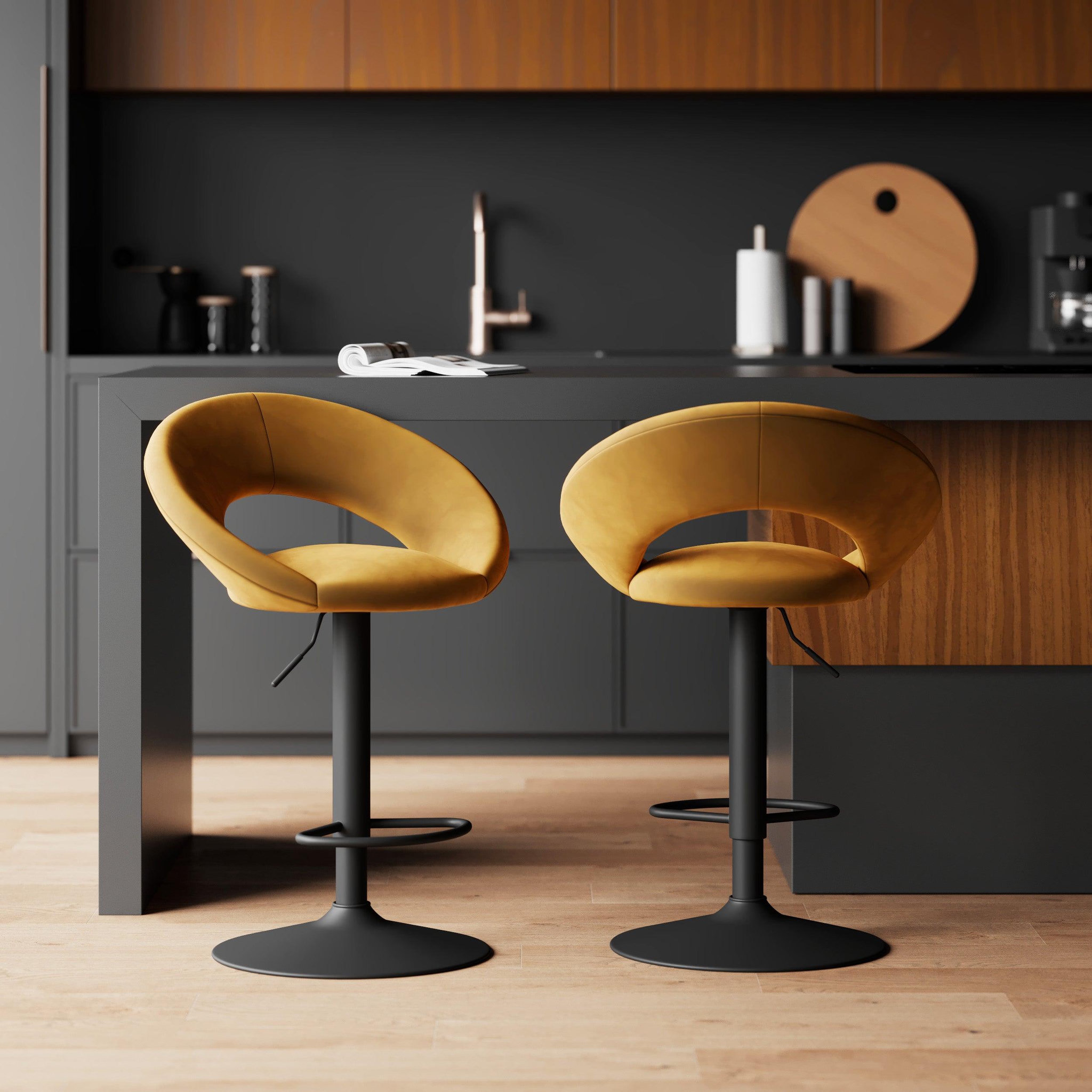 Voir la diapositive 2 : MAISON PAVANE Lot de 2 chaises de bar en velours jaune curry 61/76,5 cm-cloclo
