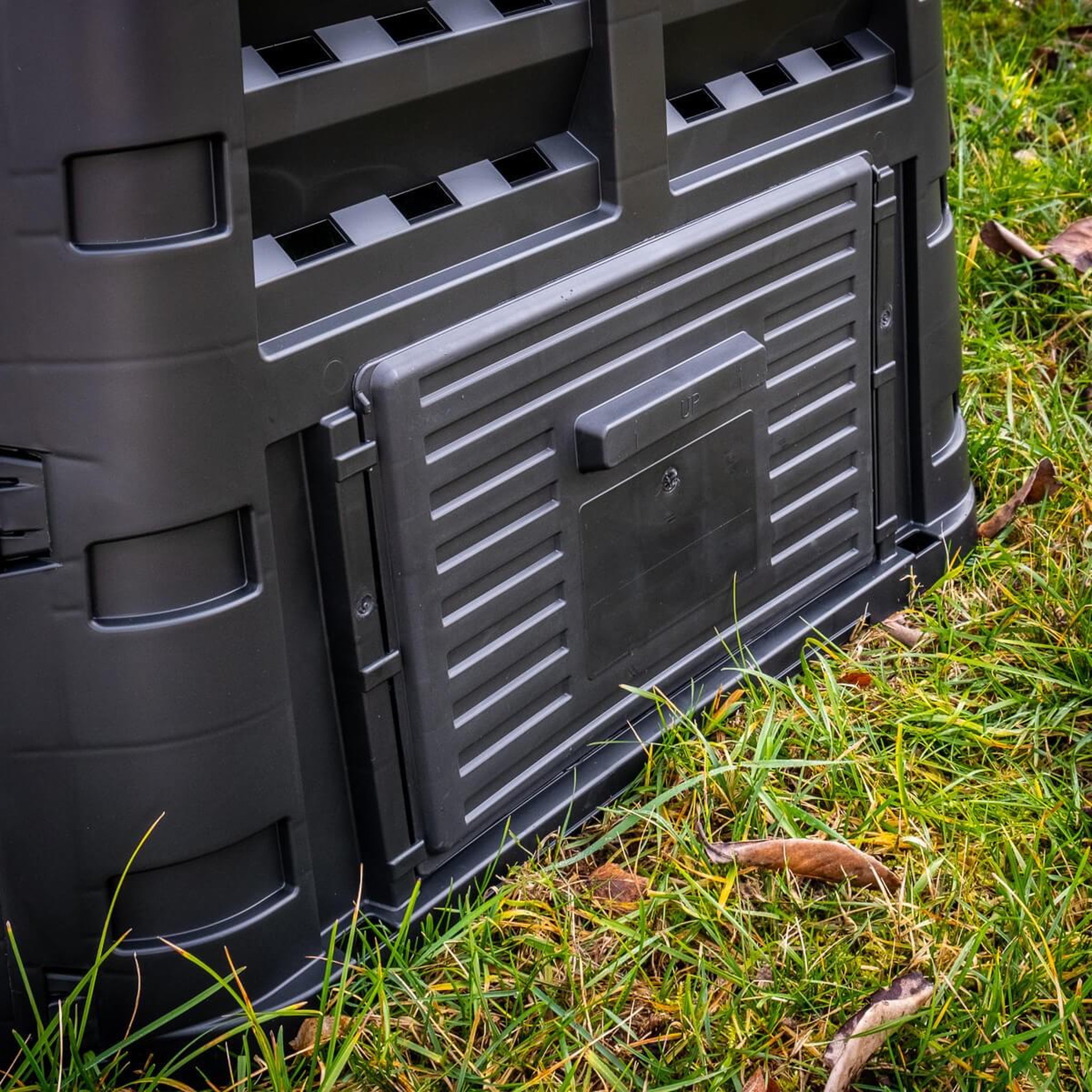 Voir la diapositive 6 : BRIXO Composteur de jardin 740 litres 93,3 x 93,3 x h113 cm kompobox brixo