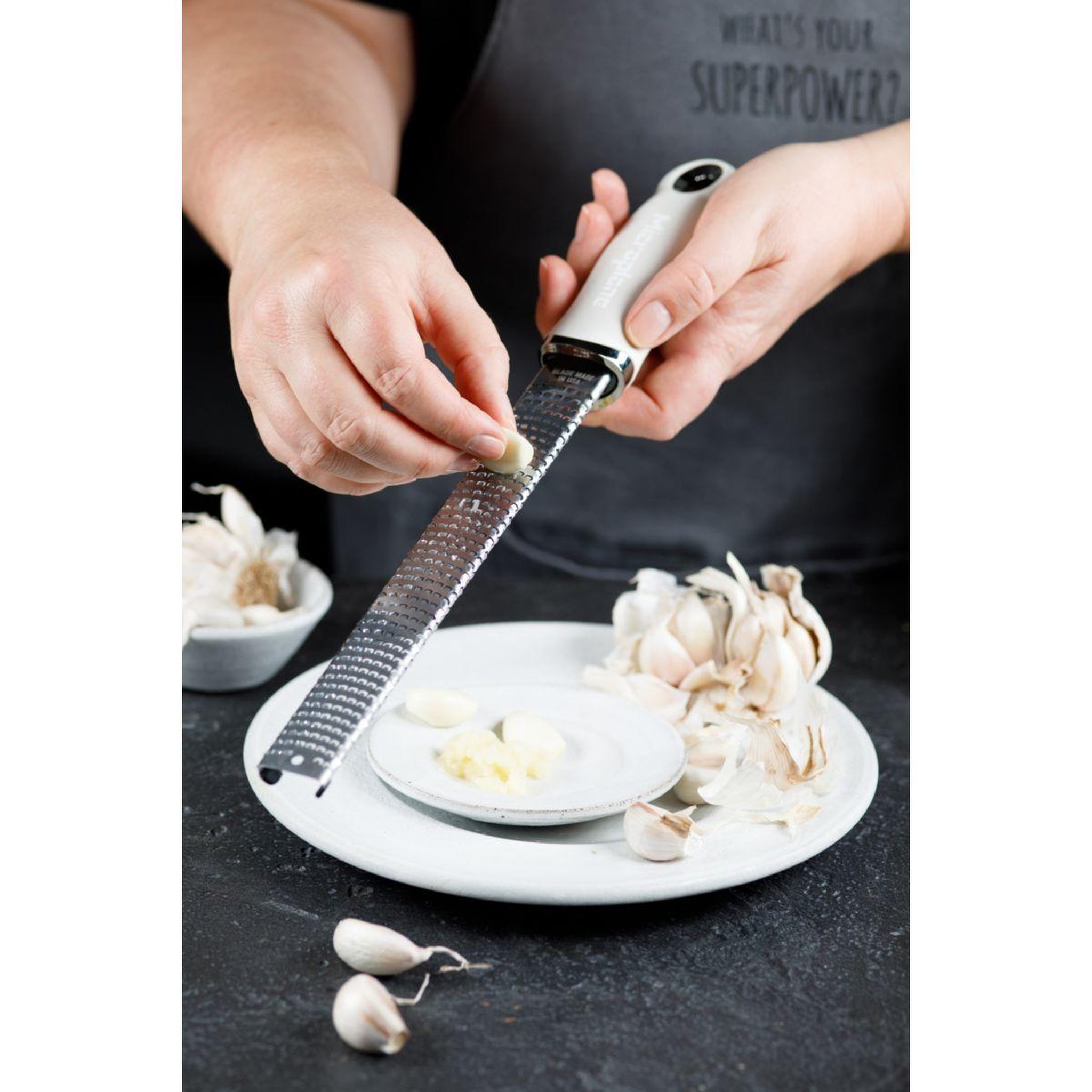 Voir la diapositive 3 : MICROPLANE Zesteur premium beige sable