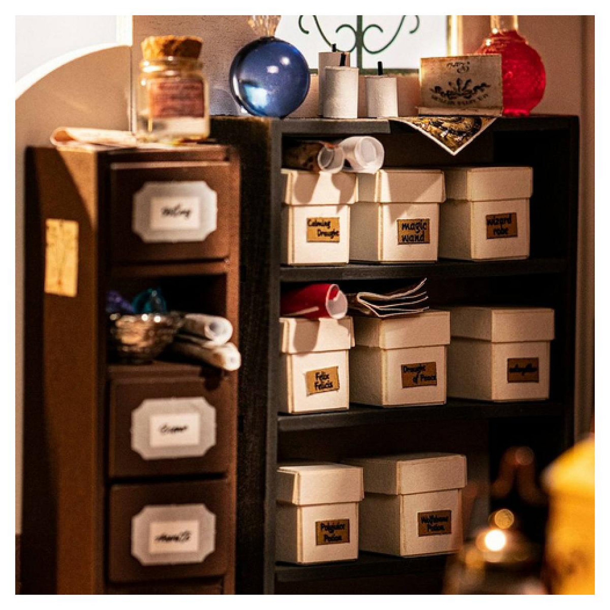 Voir la diapositive 4 : ROBOTIME Maison Miniature DIY Kiki s Magic Emporium