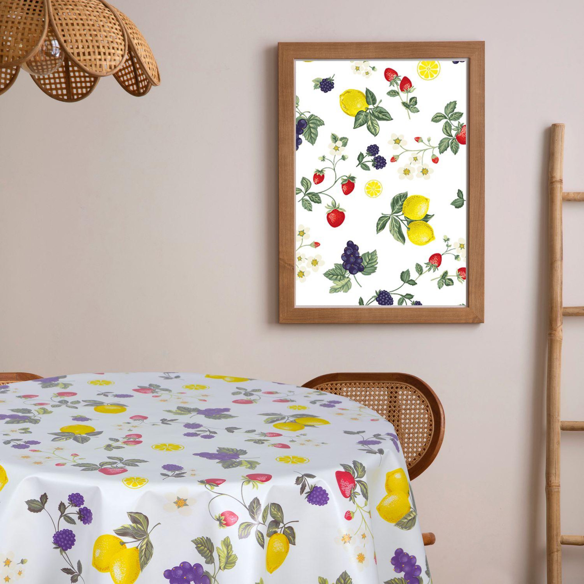 Voir la diapositive 2 : HABITABLE Nappe en toile cirée ronde motifs citron CAPRI - Diam. 135 cm