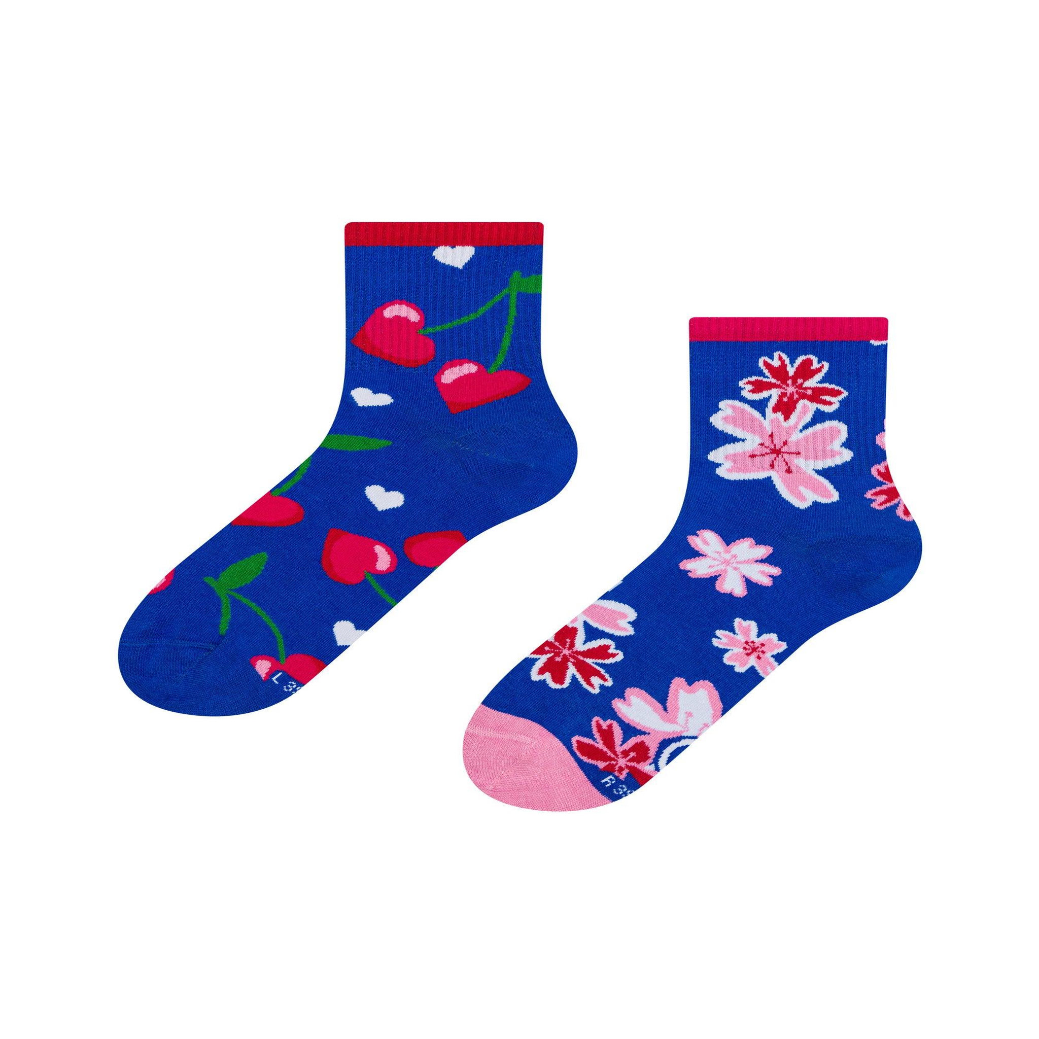 DEDOLES Chaussettes courtes amour des cerises. Coloris disponibles : Bleu