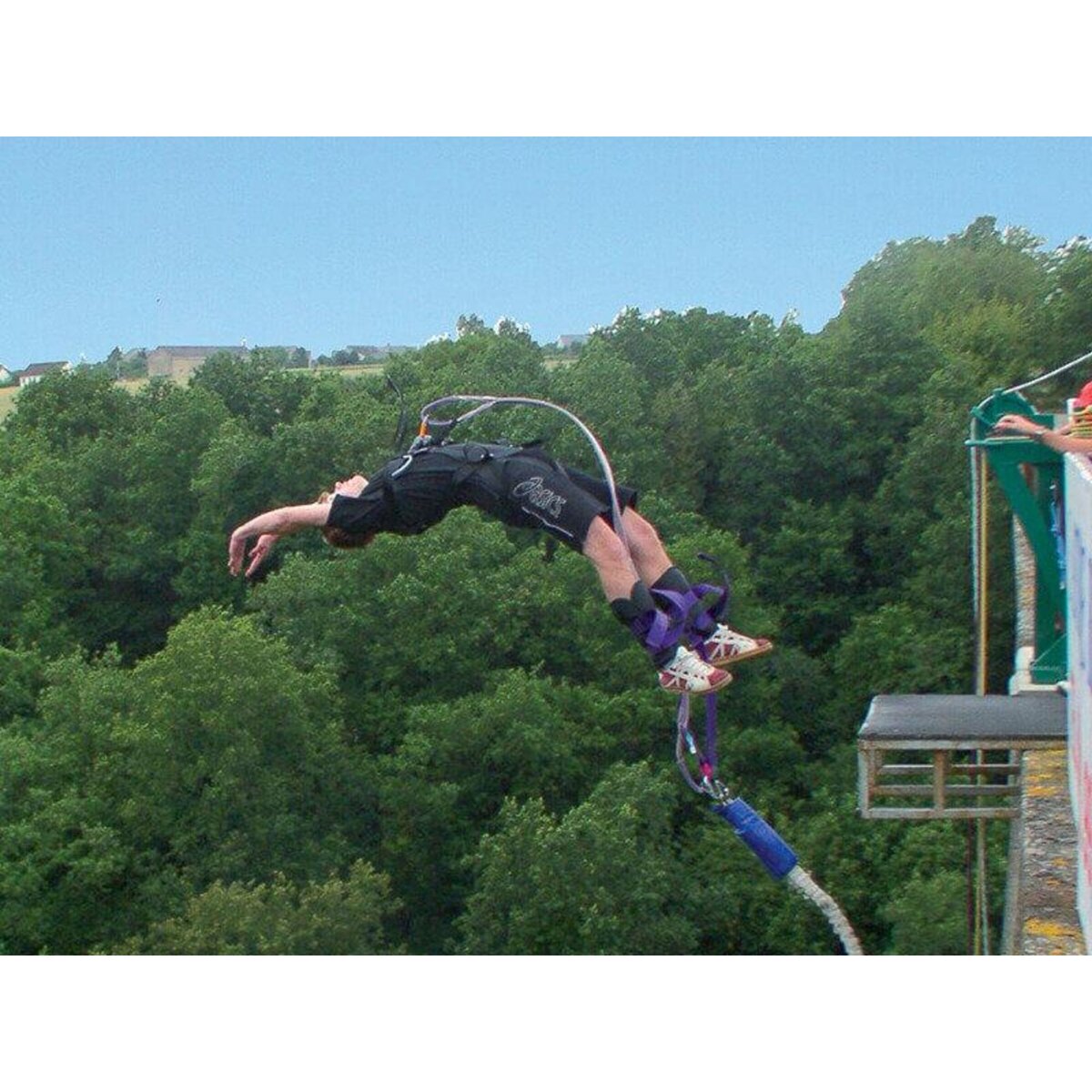 Smartbox 2 sauts à l'élastique au viaduc de Saint-Georges-le-Gaultier avec certificat et souvenir - Coffret Cadeau Sport & Aventure