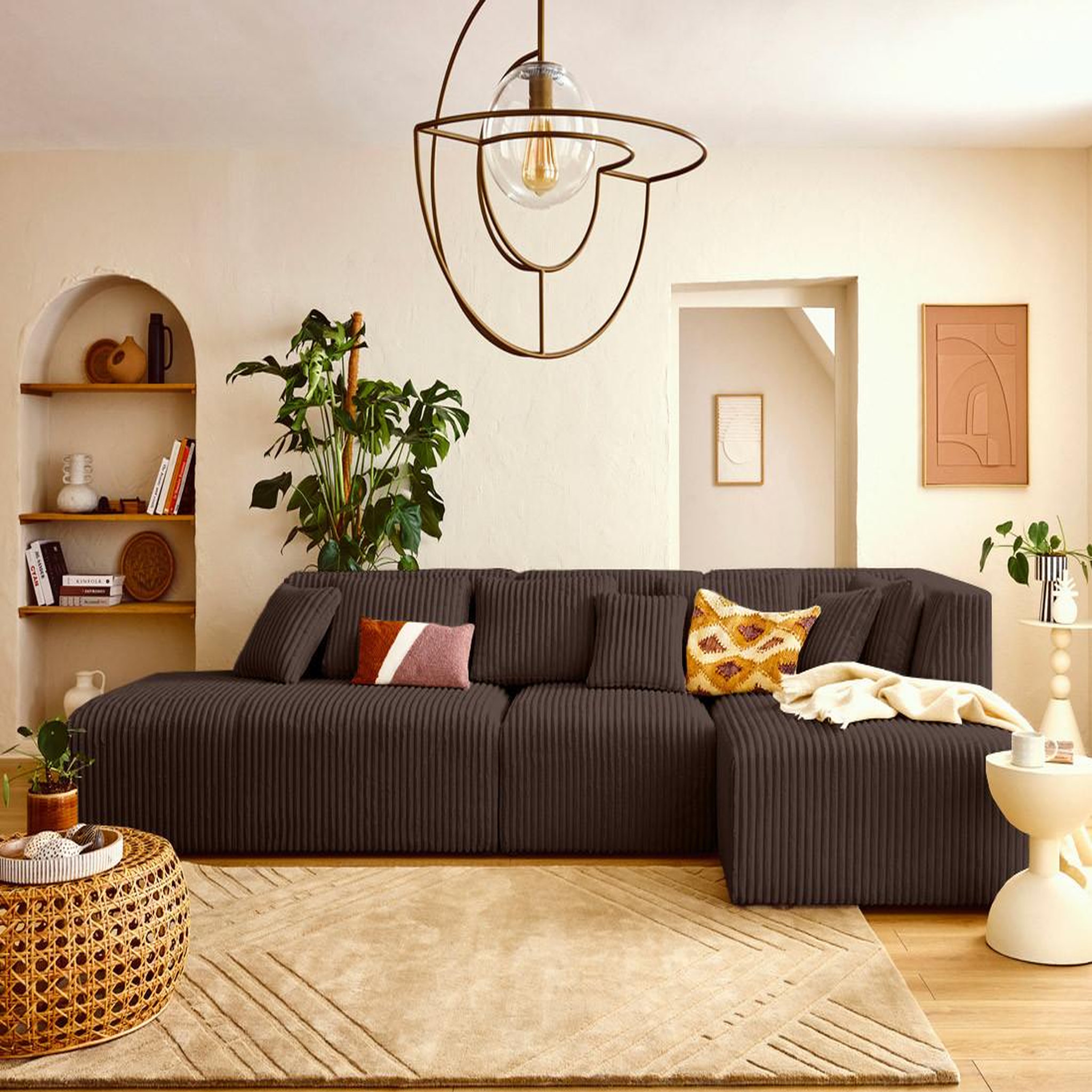 Voir la diapositive 1 : LISA DESIGN Victoire - canapé modulable d'angle droit 5 places en velours côtelé grosses côtes