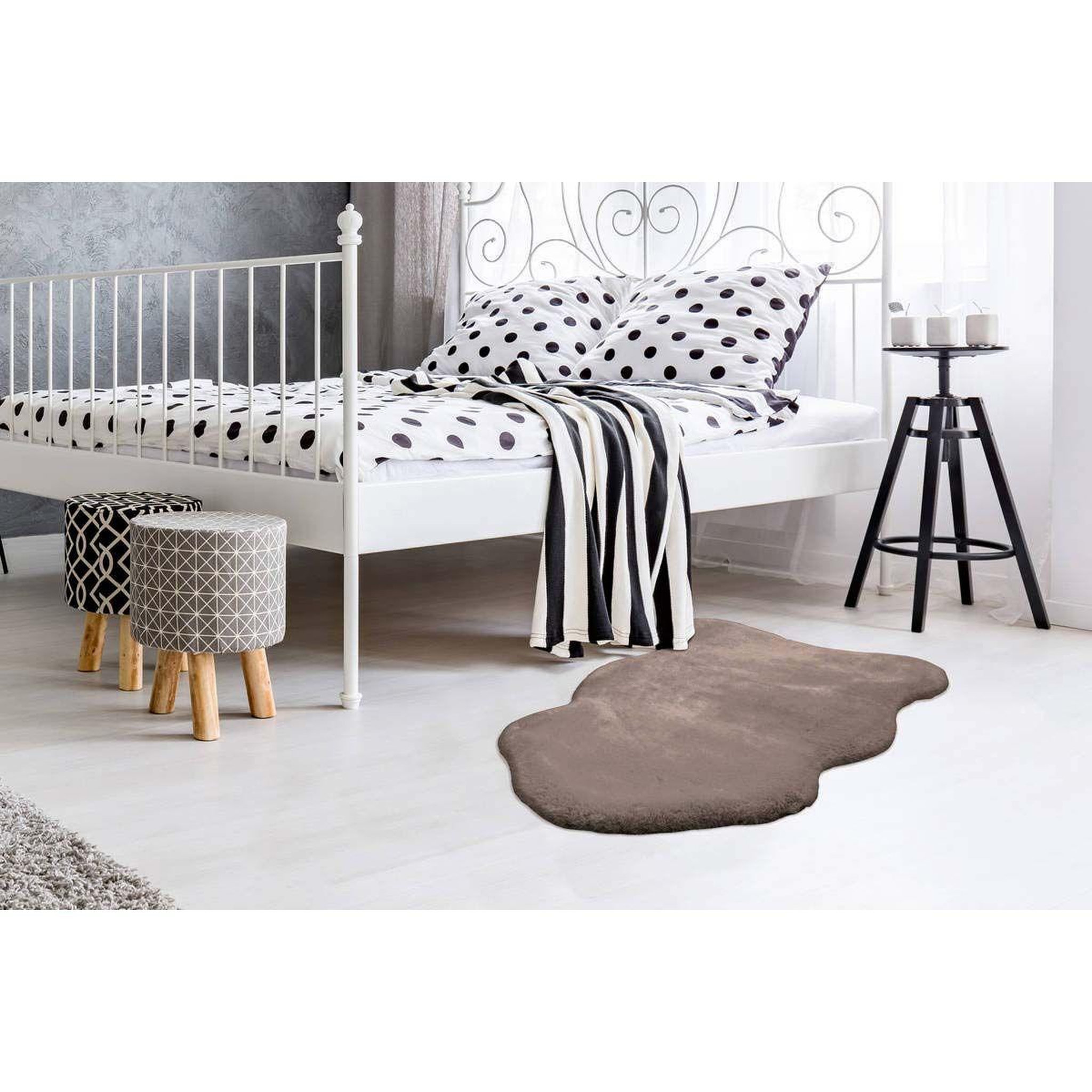 Voir la diapositive 5 : Paris Prix Tapis uni doux poils longs  rabbit  60x90cm taupe