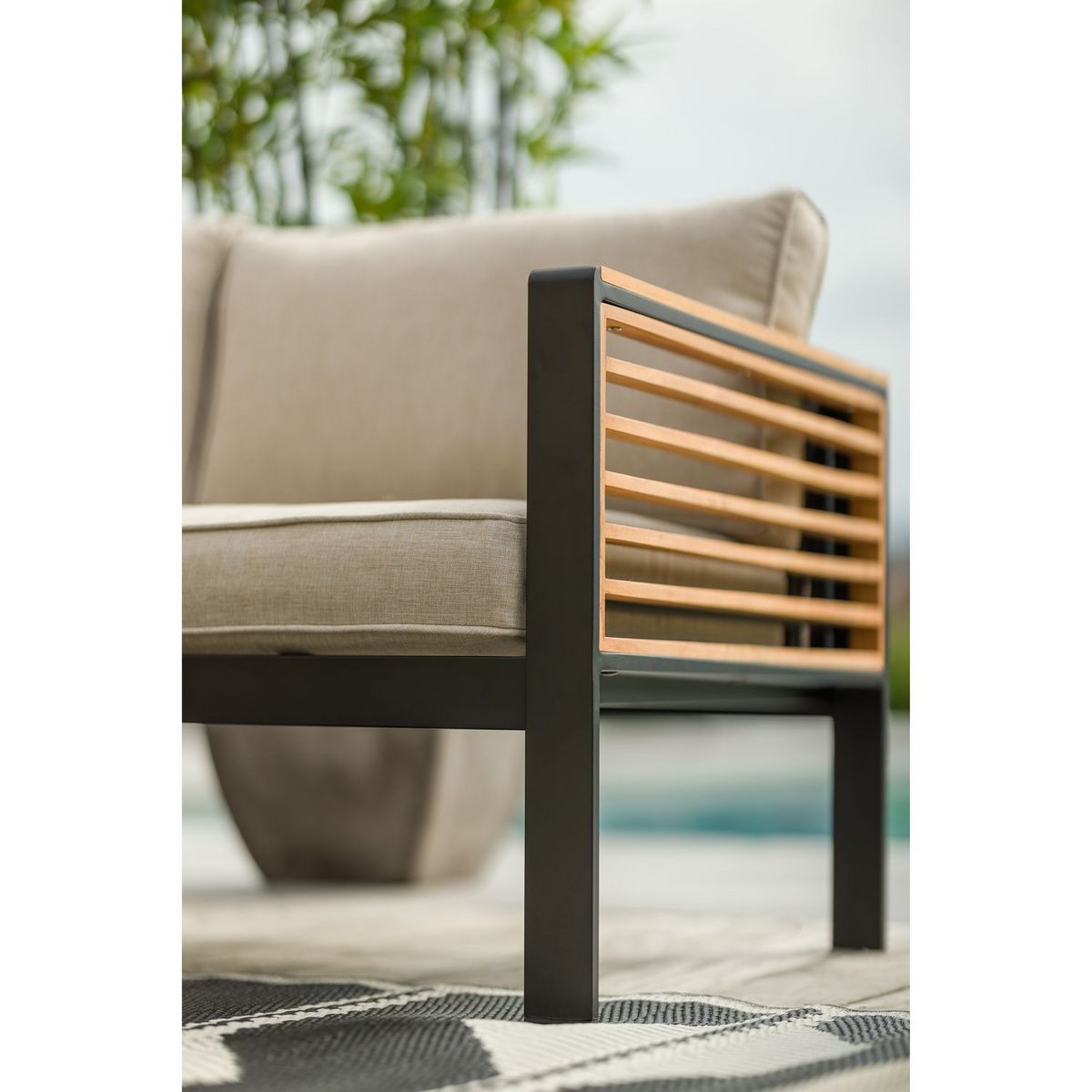 JARDILINE Salon bas de jardin - 5 places - Teck/Aluminium - Beige/Noir - MARTINIQUE