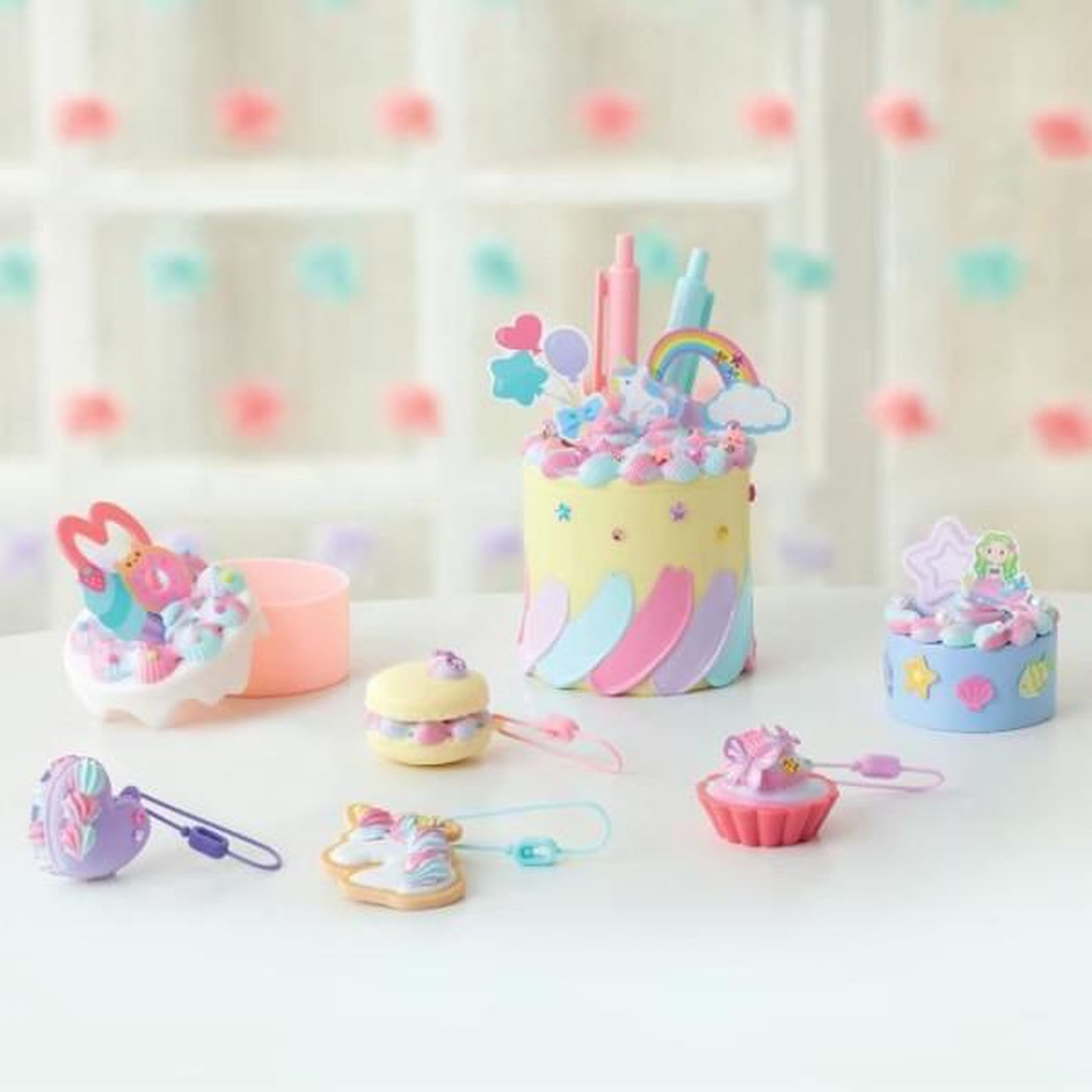 Voir la diapositive 2 : EPOCH Le coffret arc-en-ciel deluxe - pati school - epoch - activité créative non alimentaire avec décorations