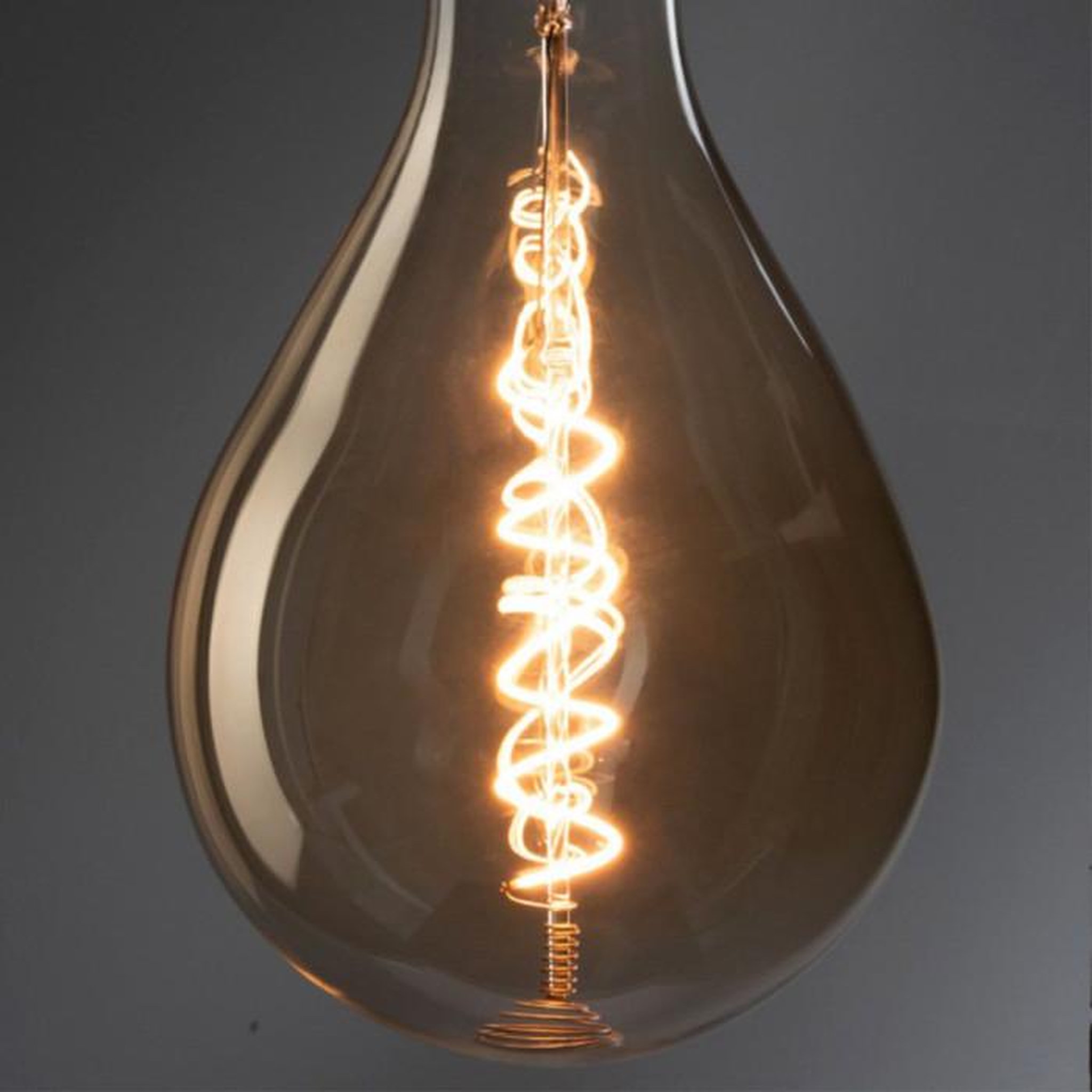 Voir la diapositive 2 : Paris Prix Ampoule Design  Spirale  31cm Ambre