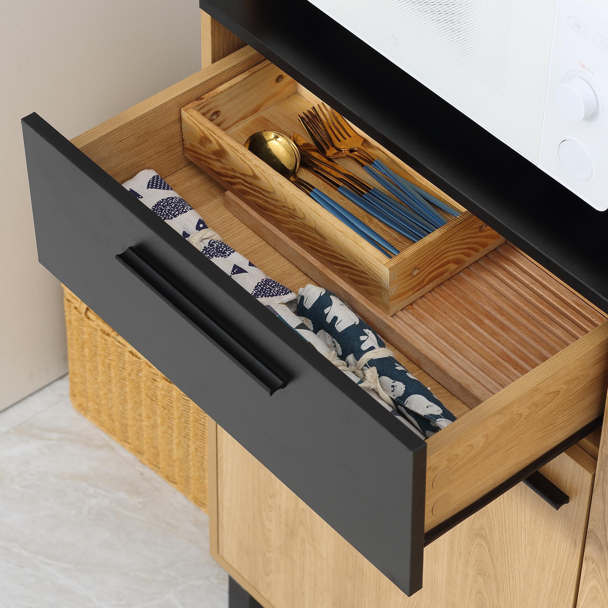 Voir la diapositive 4 : HOMCOM Buffet haut multi-rangement 3 portes tiroir 5 niches bicolore aspect bois clair noir
