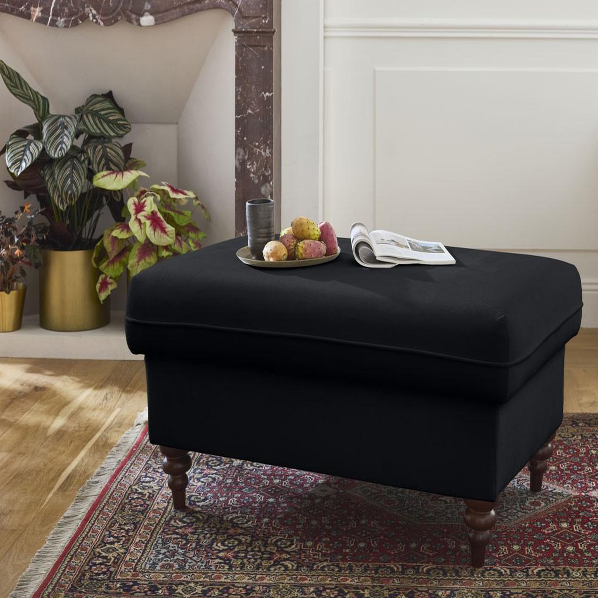 Voir la diapositive 2 : BEST MOBILIER Flamingo - pouf en velours