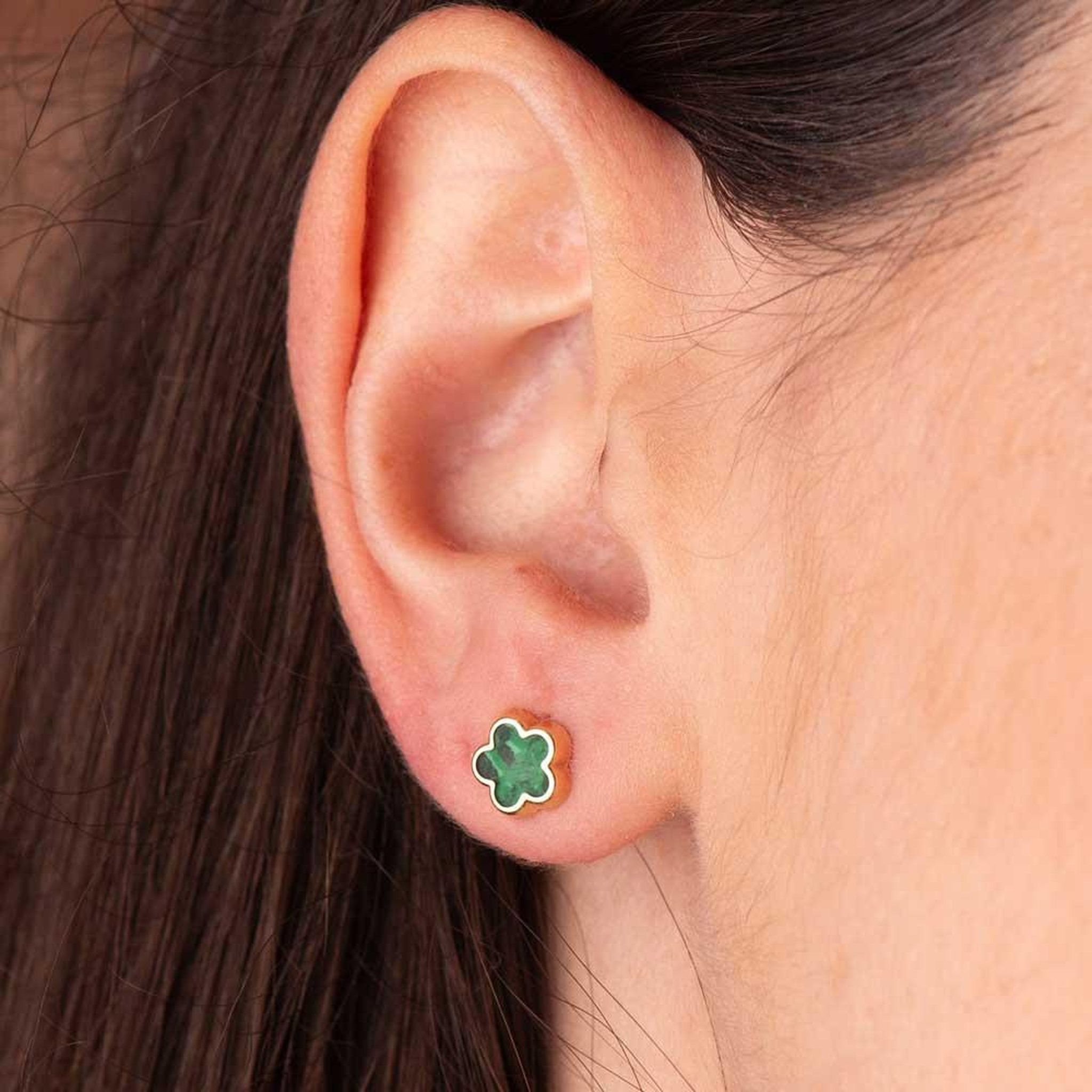 Voir la diapositive 2 : L'ATELIER D'AZUR Boucles d'Oreilles Or 18 Carats 750 Jaune et Malachite - Fleur