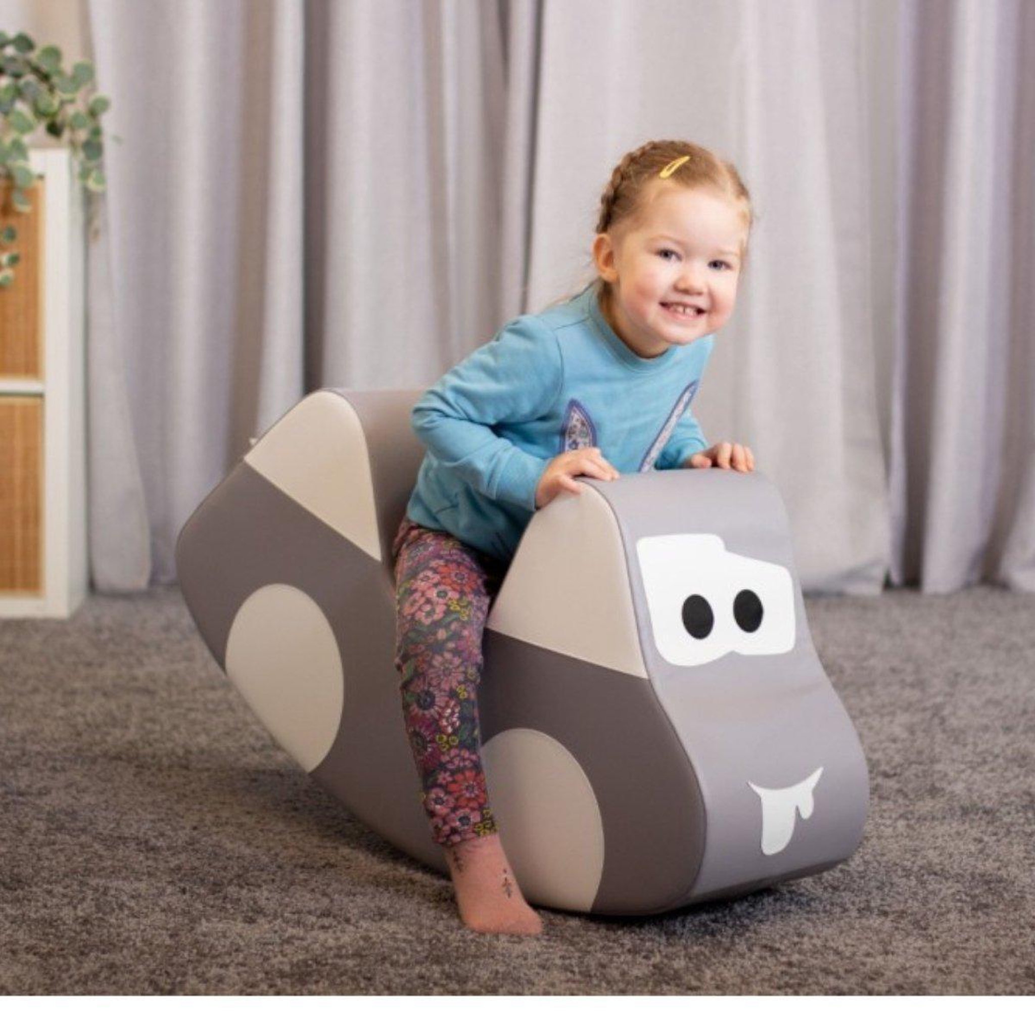 Voir la diapositive 4 : IGLU Rocker Car en mousse bleu