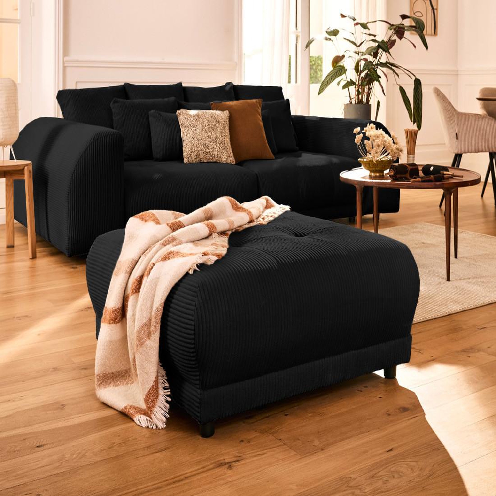 Voir la diapositive 6 : LISA DESIGN Amadora - pouf en velours côtelé