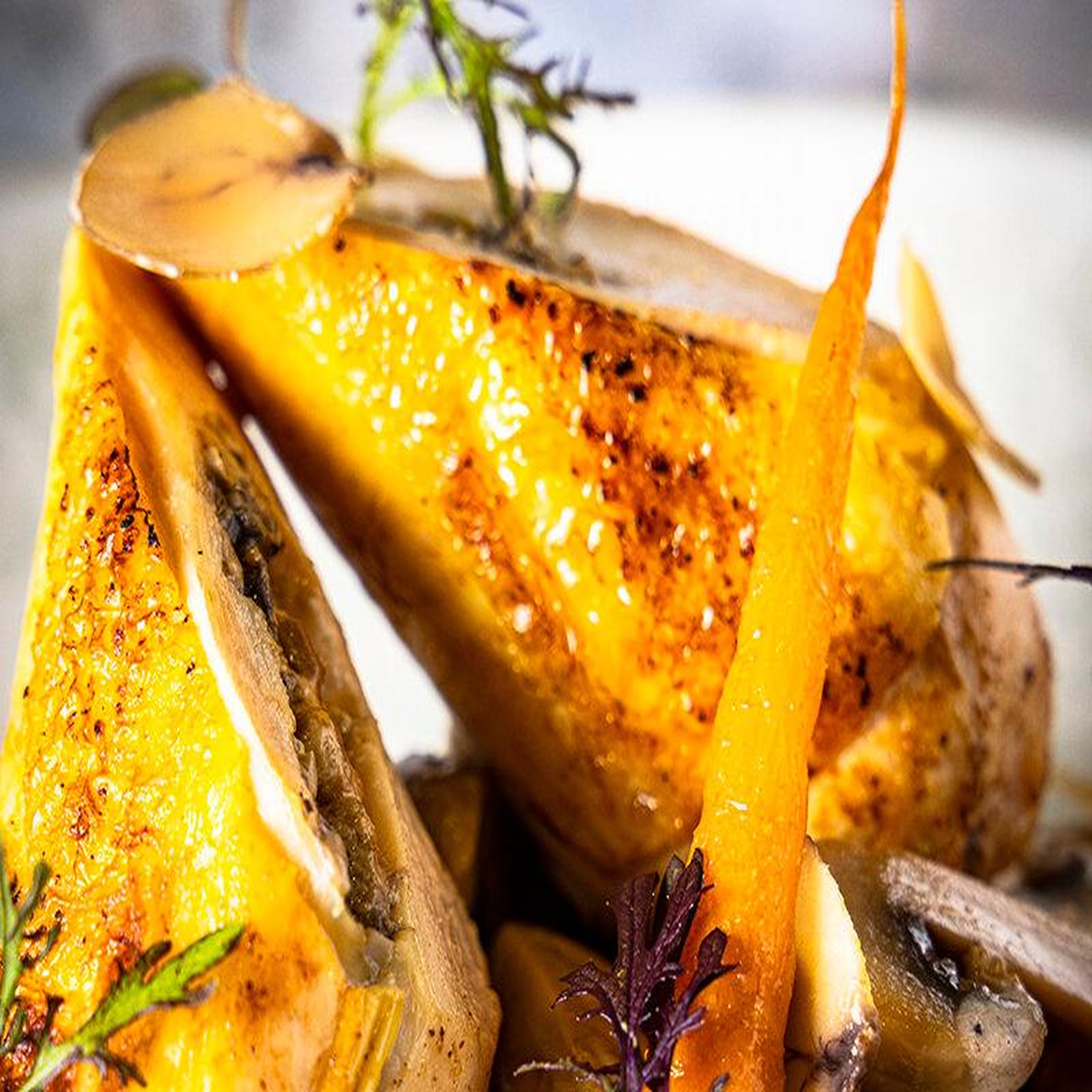 Voir la diapositive 2 : Smartbox Adresses primées : repas 7 plats avec accord mets et vins au restaurant l'auberge de la charme près de dijon - coffret cadeau gastronomie