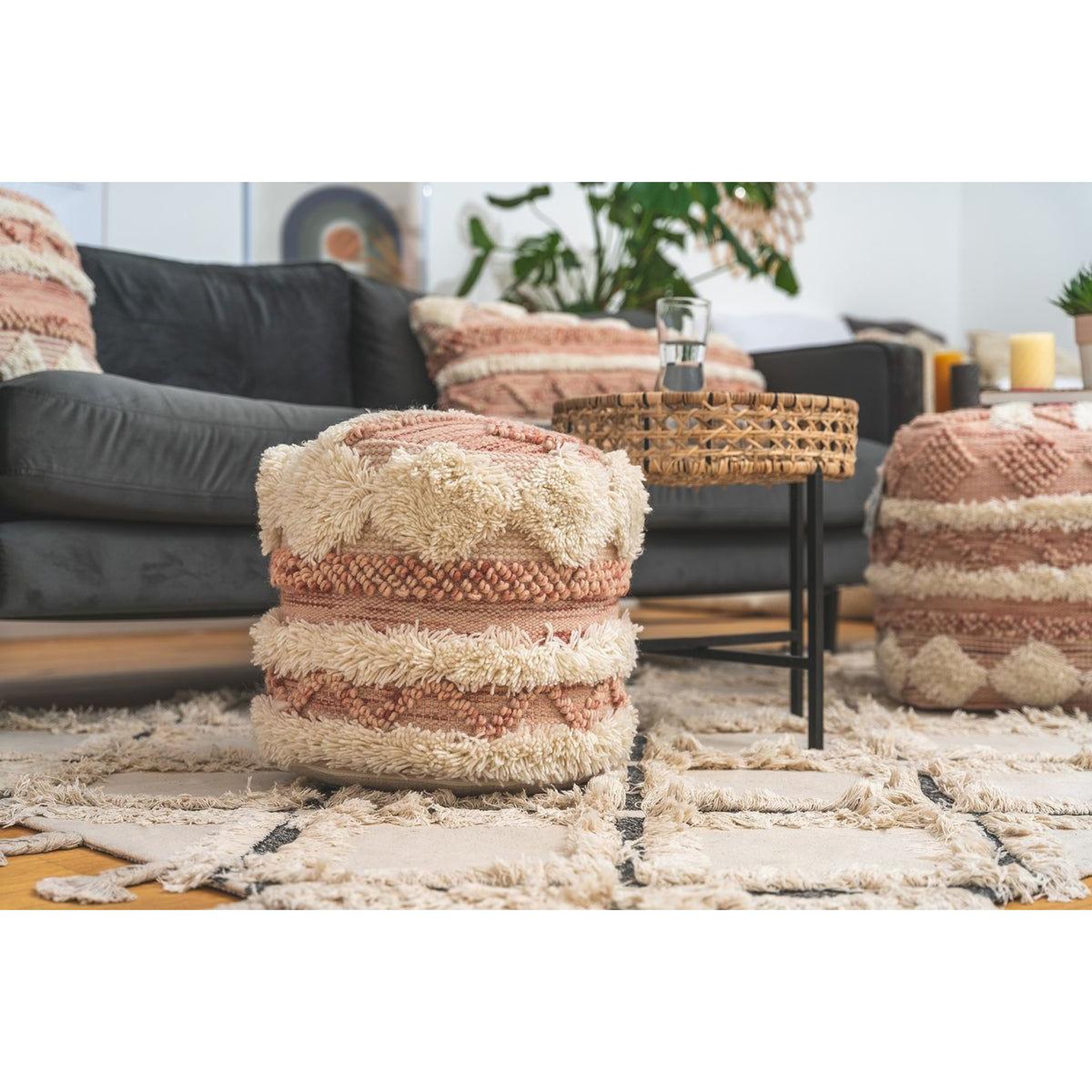 Voir la diapositive 2 : Paris Prix Pouf bohème fait à la main  bohist  35cm rose & crème