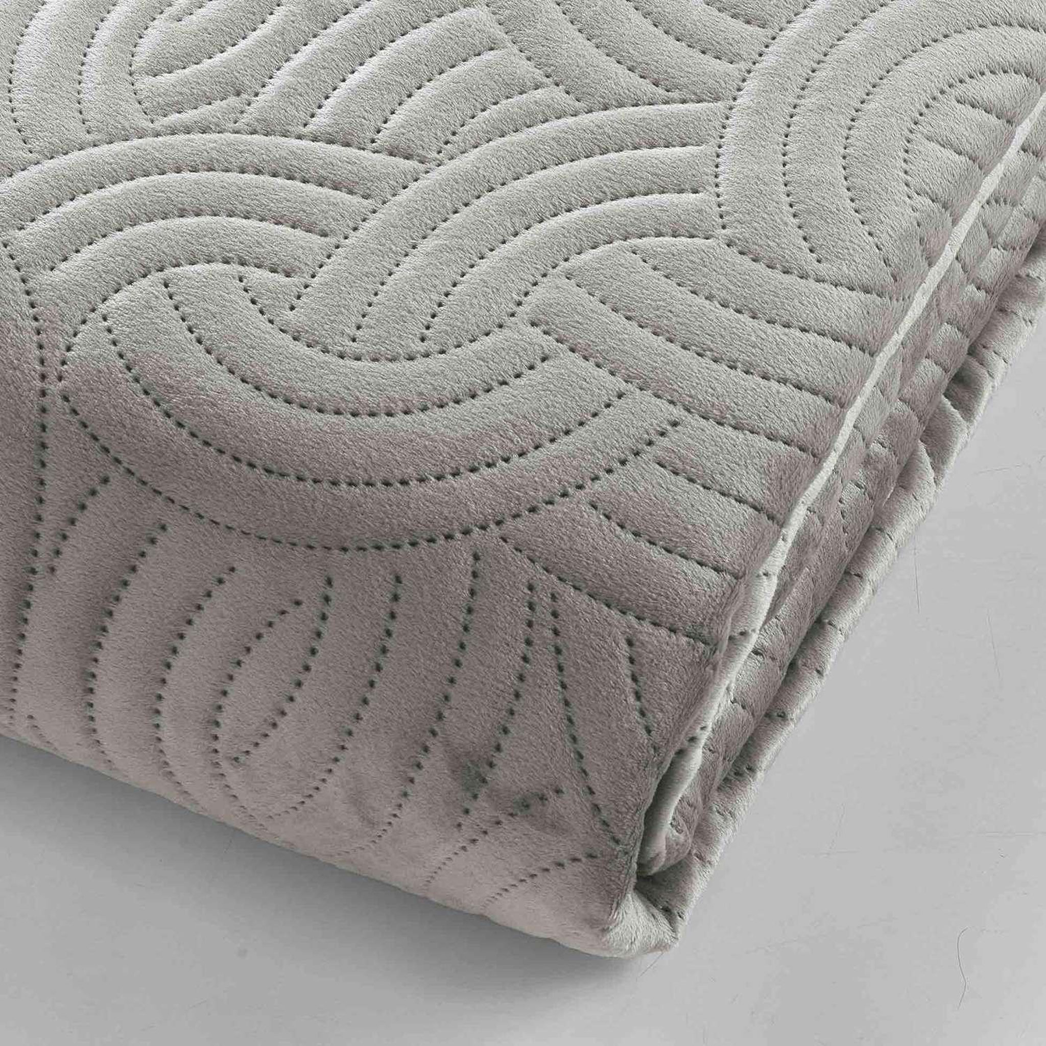 Voir la diapositive 2 : Douceur d'Intérieur Dessus de lit matelassé GRACE - Velours uni