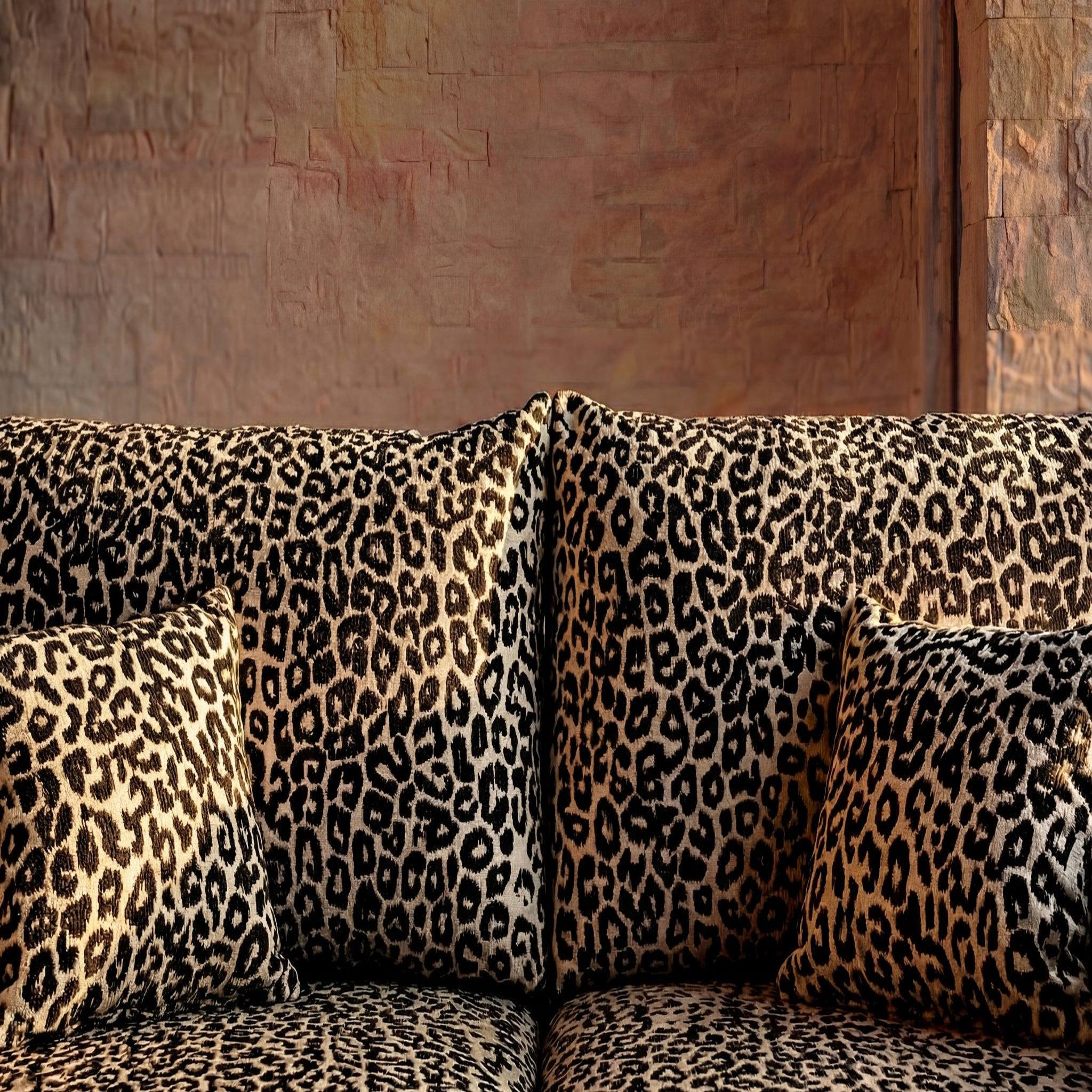 Voir la diapositive 4 : CASANOVA PARIS Elio - canapé droit convertible tissu imprimé animalier 3 places