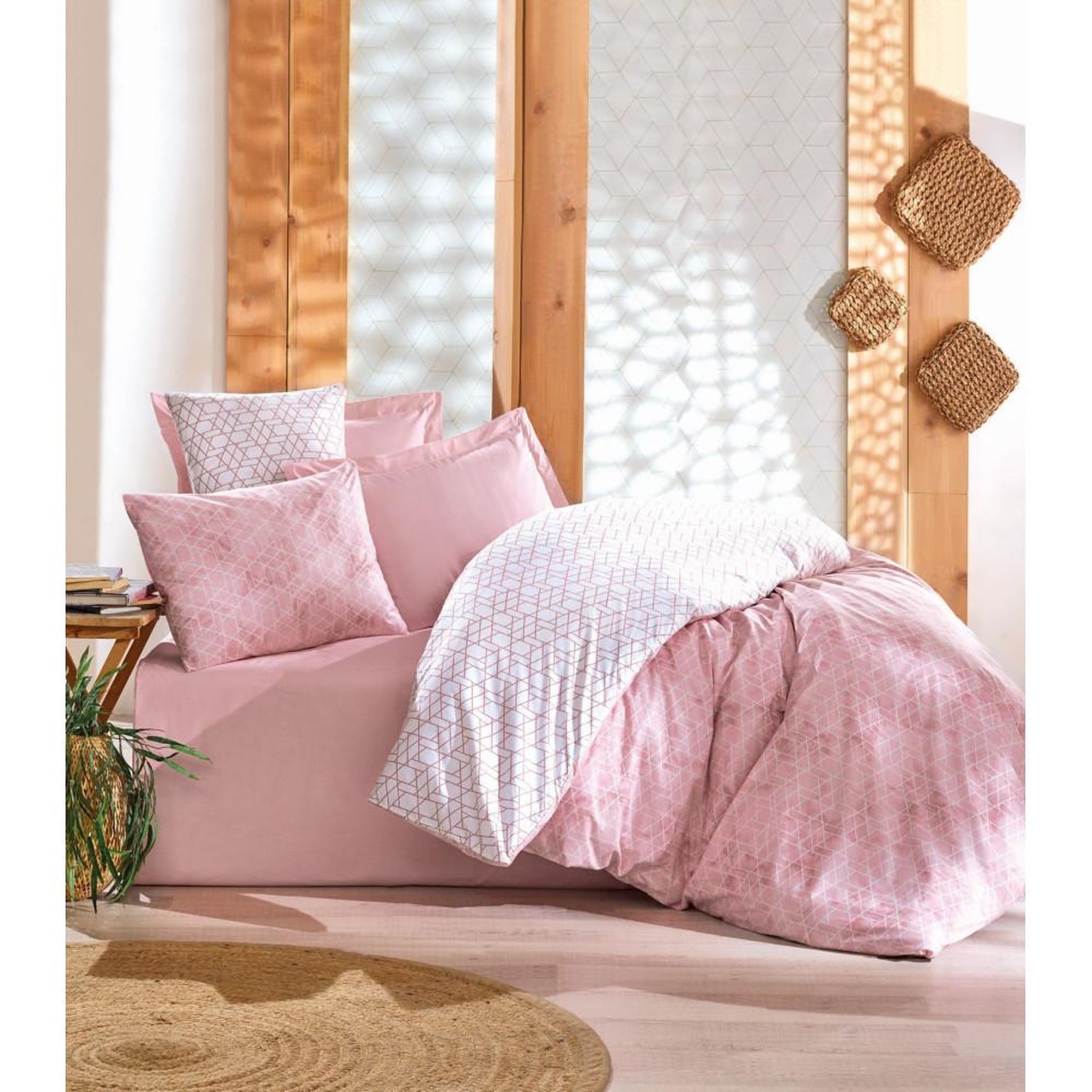 GENERIQUE Parure de lit - 1 housse de couette 140 x 200 cm + 2 taies d'oreiller 60 x 60 cm - 100% coton renforcé - Rose