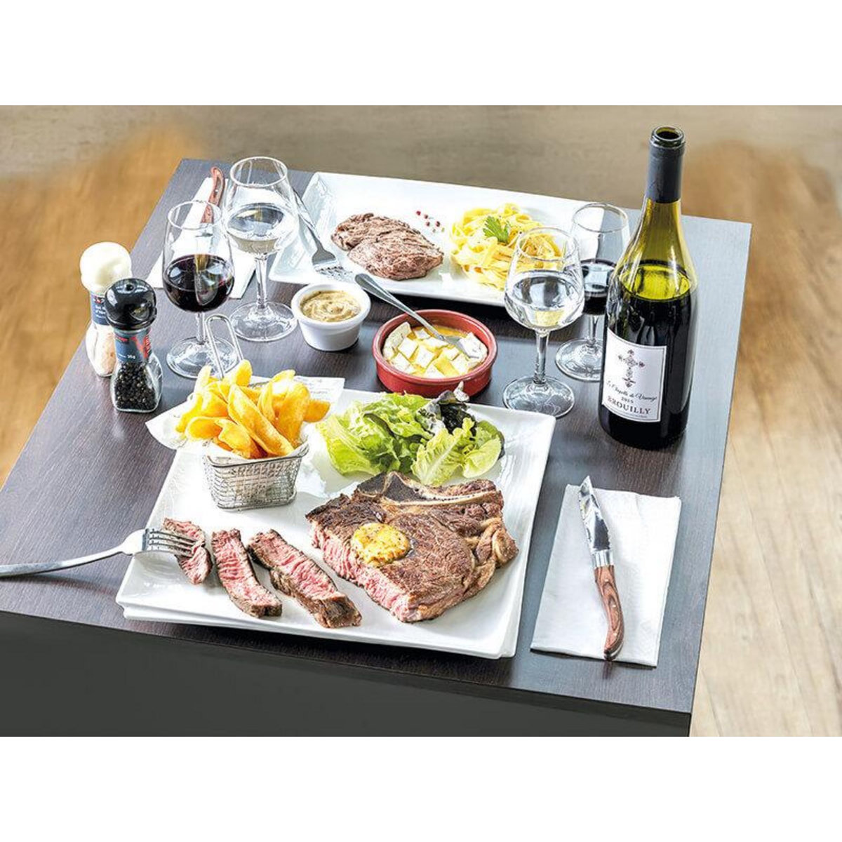 Smartbox Coffret cadeau de Noël : 1 dîner avec boisson pour 2 - Coffret Cadeau Gastronomie