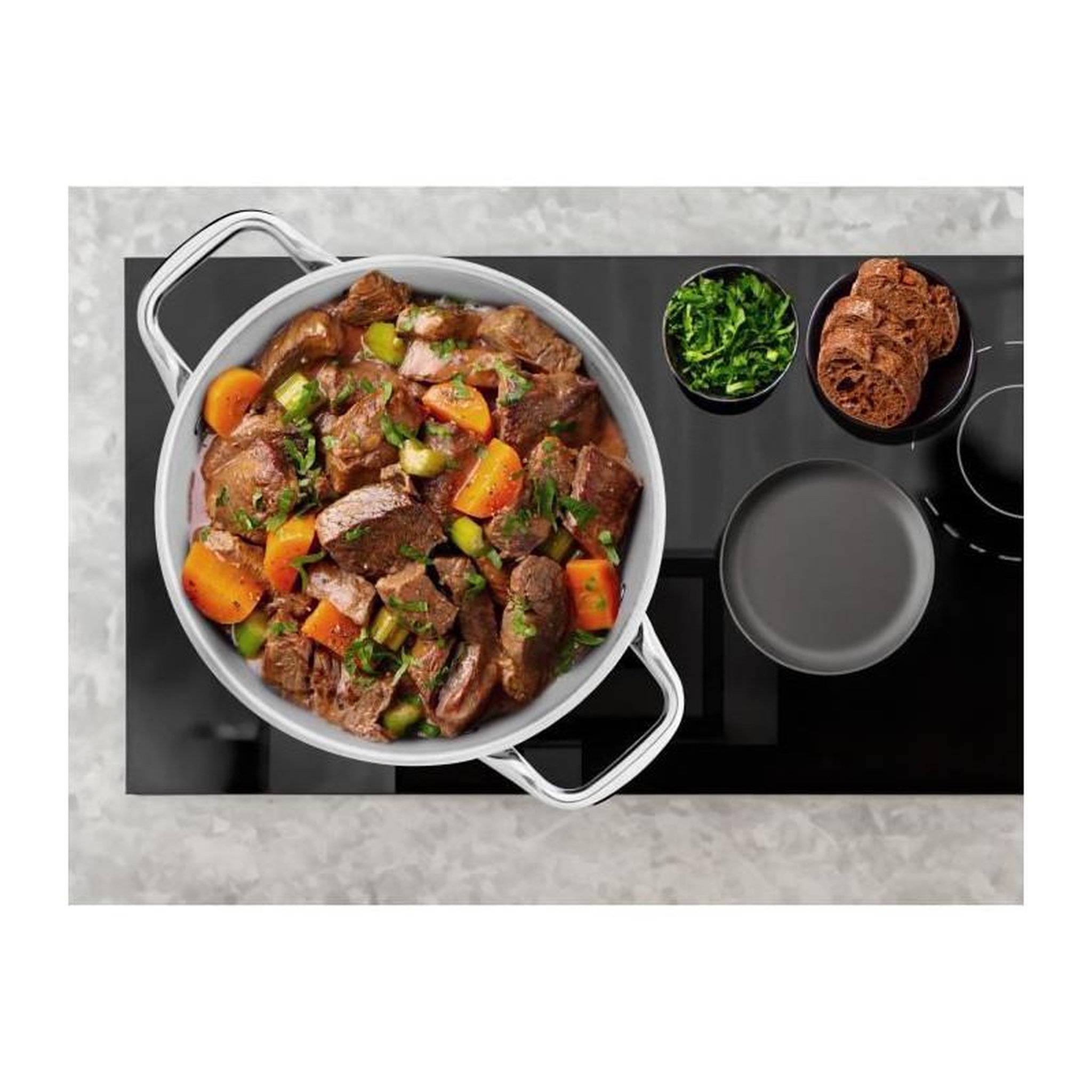 Voir la diapositive 2 : Arthur Martin AM3549 Arthur Martin Marmite 24 cm avec couvercle – Acier Inoxydable – Tous feux dont induction