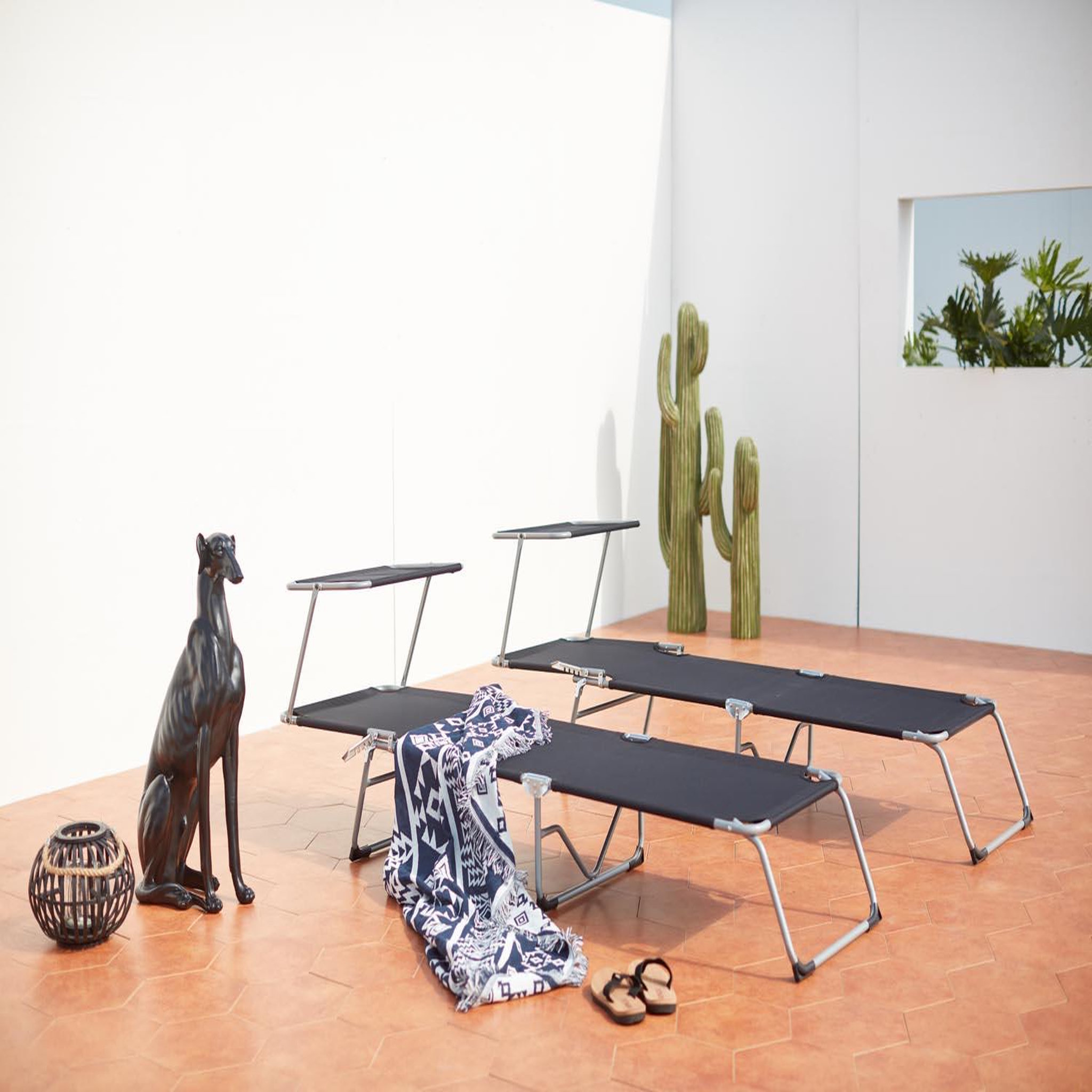 Voir la diapositive 4 : CONCEPT USINE Lot de 2 transats noirs avec pare soleil PALOPO