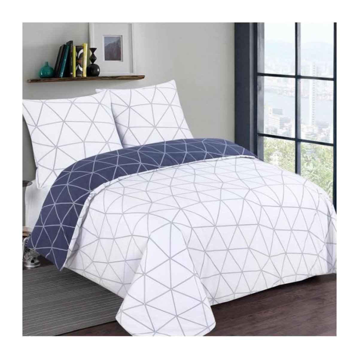 VISION VISION - Parure de lit HUGO marine Réversible - 100% Coton - 1 housse de couette 260x240cm + 2 taies 65x65cm - Marine