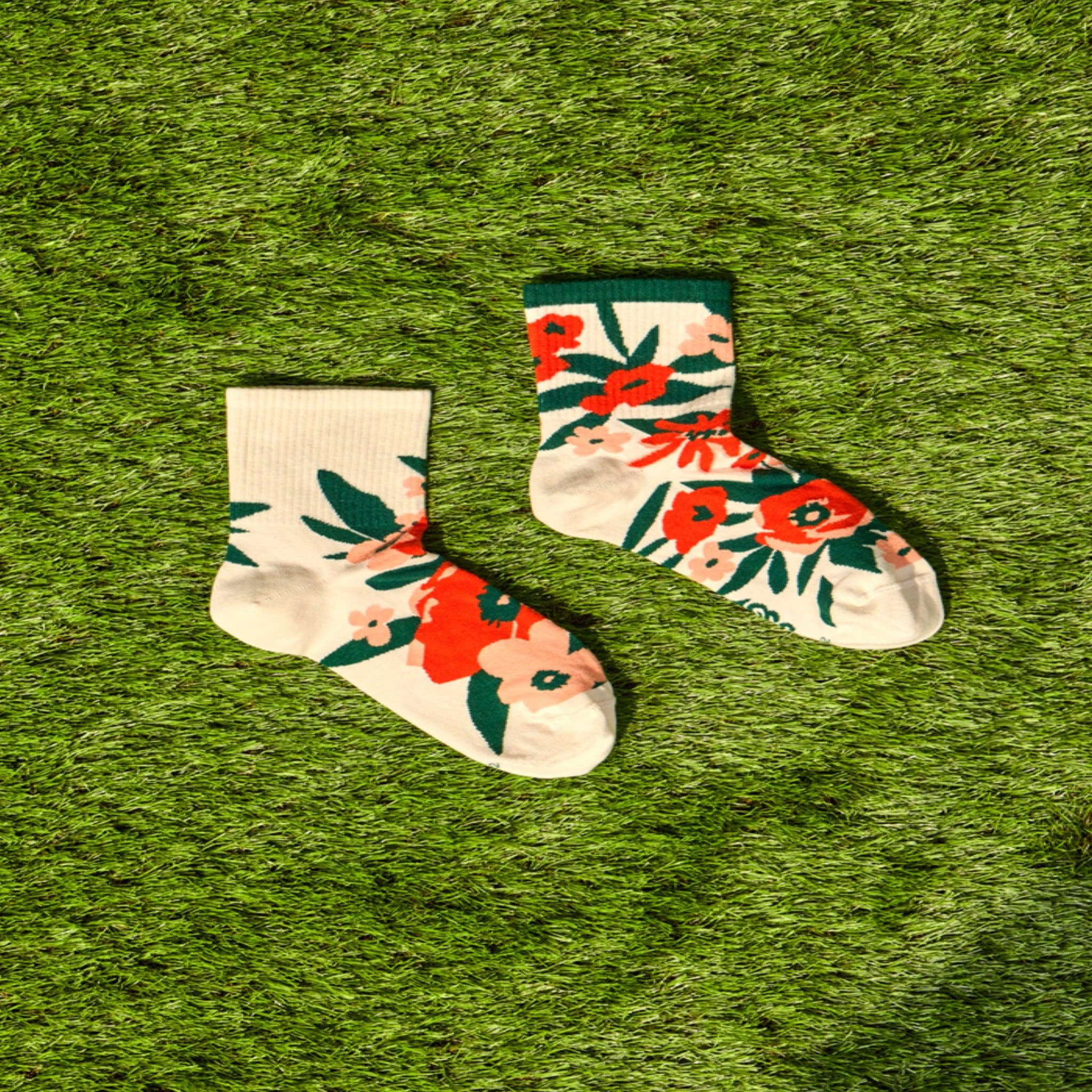 Voir la diapositive 2 : DEDOLES Chaussettes courtes jardin de coquelicots