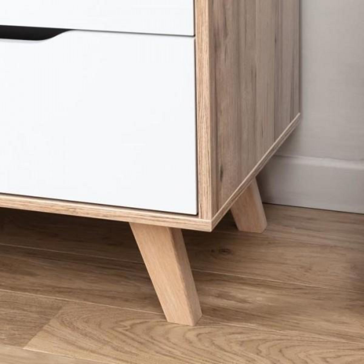 MARKET24 Commode 6 tiroirs - En panneaux de particules - Décor chene et blanc - Contemporain - L 154 x P 42 x H 86 cm