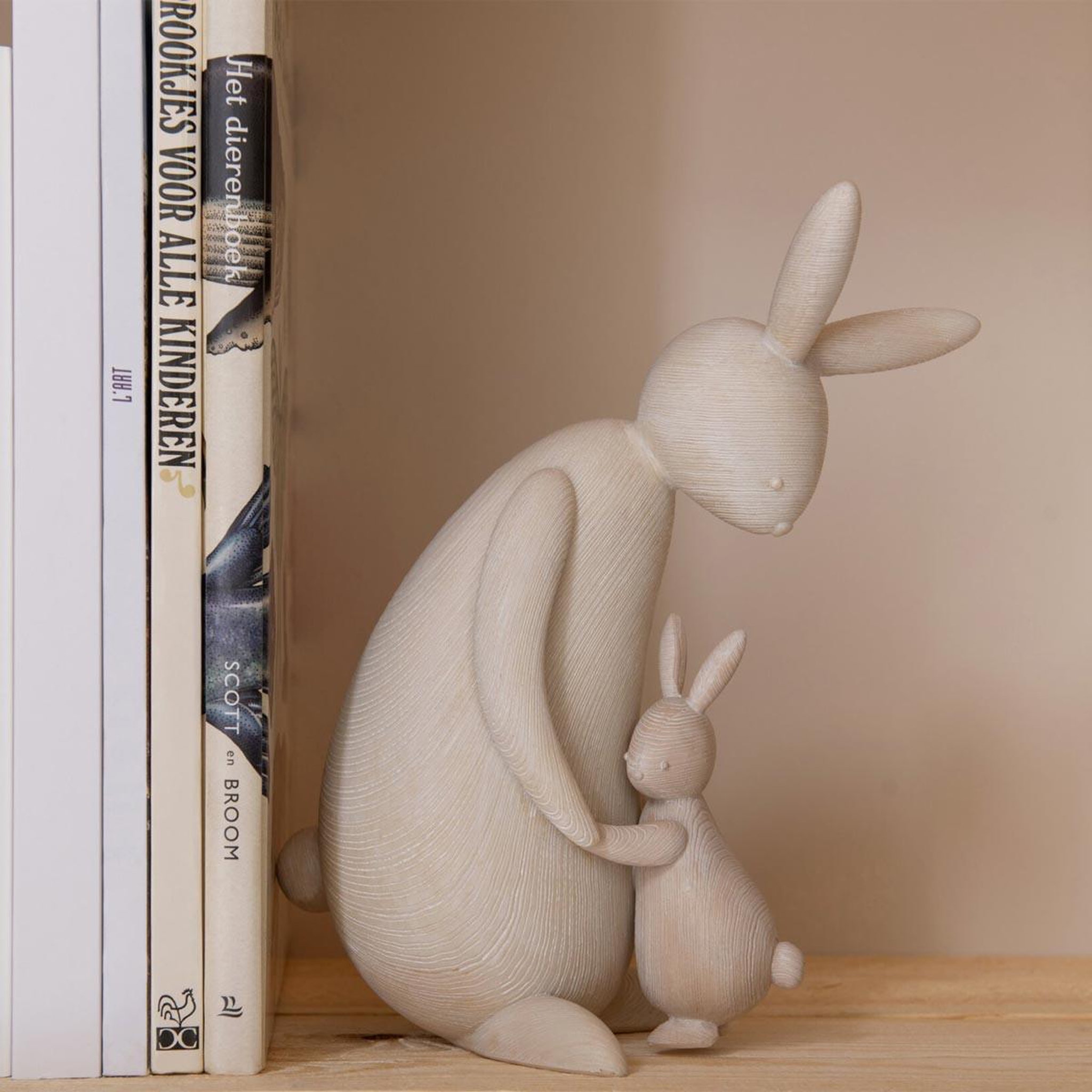 Voir la diapositive 2 : J-LINE Statuette déco lapins  câlin  25cm naturel