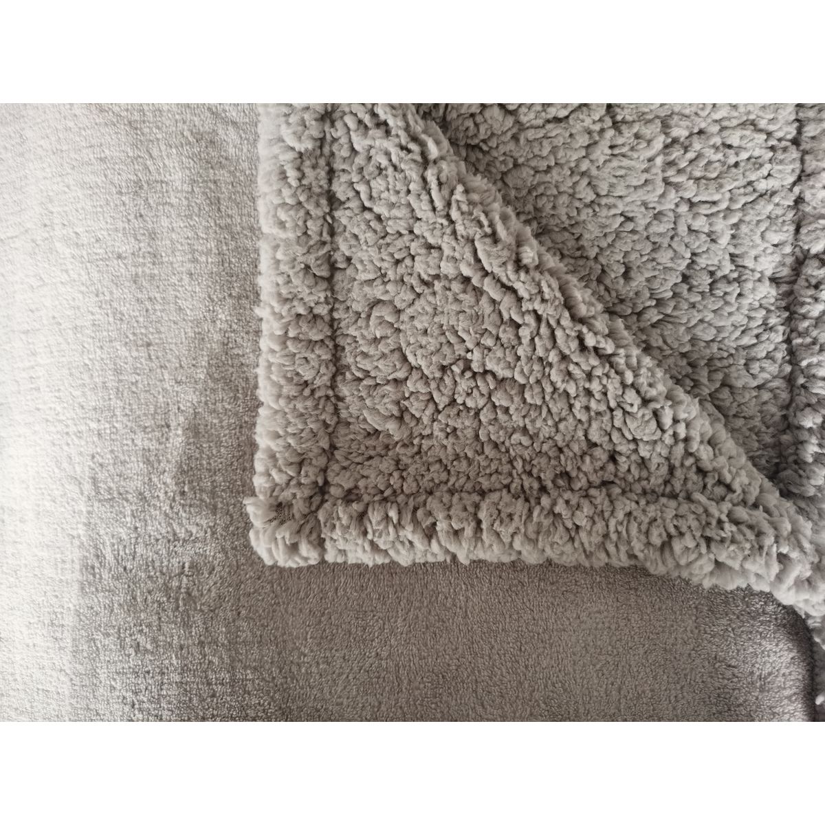 ACTUEL Plaid unie double face en polyester 240g/m² SANTA WORKSHOP