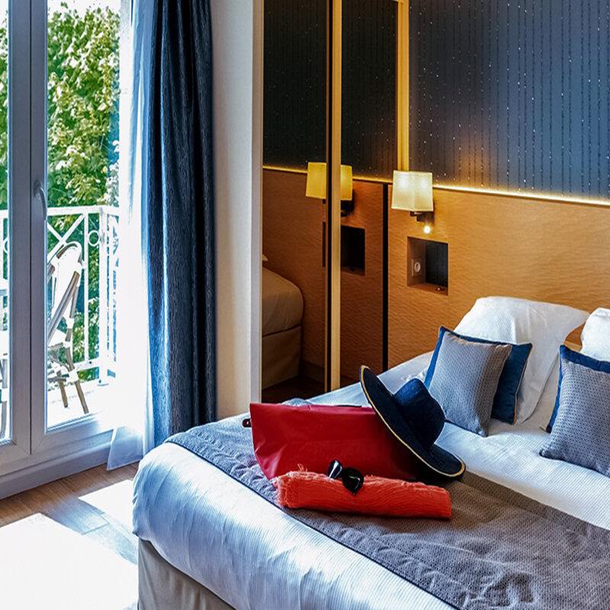 Voir la diapositive 2 : Smartbox 2 jours en appartement en hôtel 4* à deauville avec accès illimité à l'espace bien-être - coffret cadeau séjour