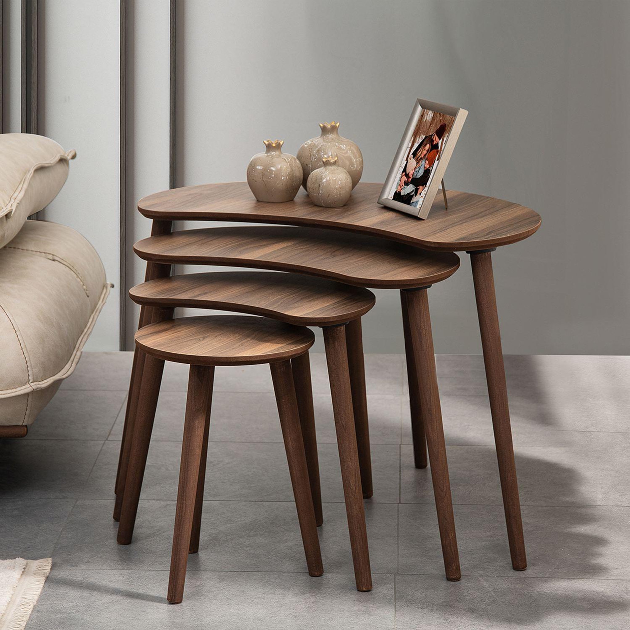 Voir la diapositive 2 : Habitat et Jardin Table gigogne (4 pièces) en bois  moon  40 x 75 x 55 cm - noyer