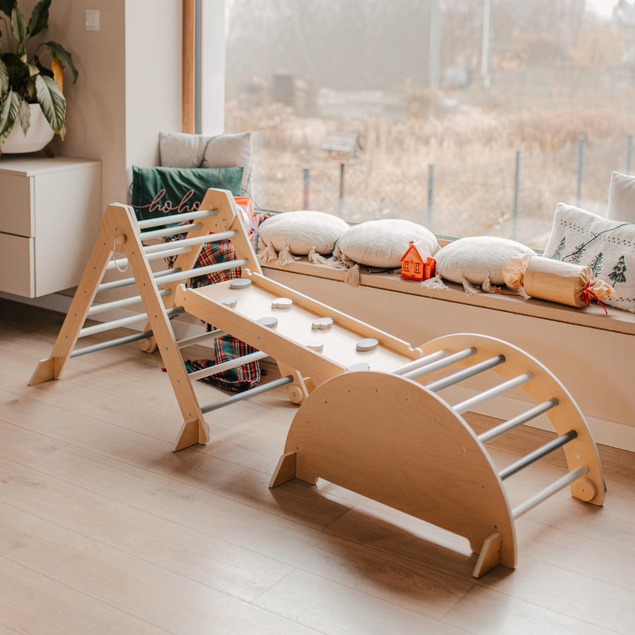 Voir la diapositive 4 : HYPERMOTION Aire de jeux Montessori Mamabrum 3-en-1 en bois avec triangle Pikler, arche et rampe