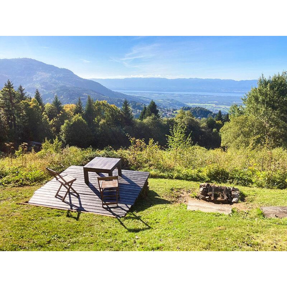 Smartbox 4 jours insolites dans une cabane en bois près de la frontière suisse - Coffret Cadeau Séjour