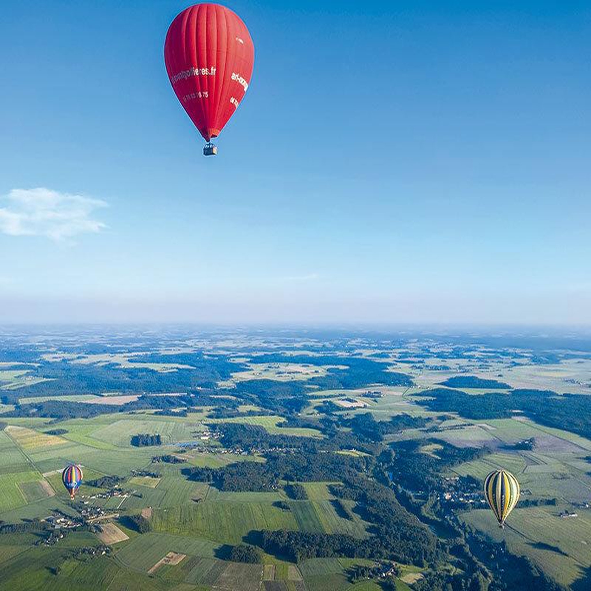 Voir la diapositive 3 : Smartbox Vol en montgolfière au-dessus du château de Chaumont-sur-Loire - Coffret Cadeau Sport & Aventure