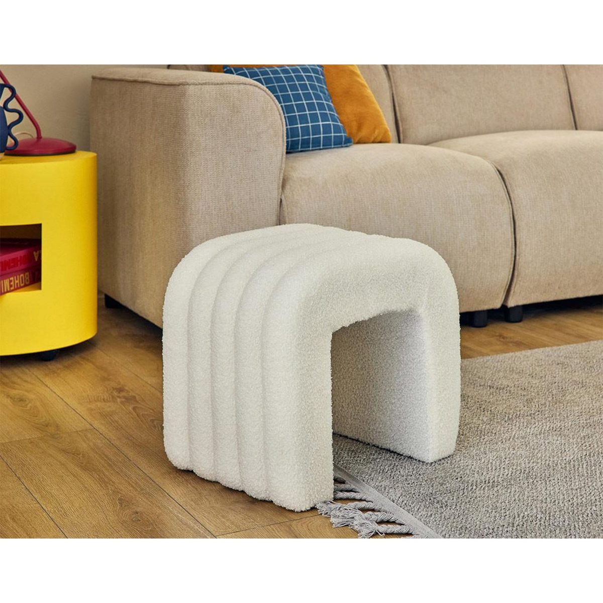 LISA DESIGN Kenta - pouf - en tissu bouclette
