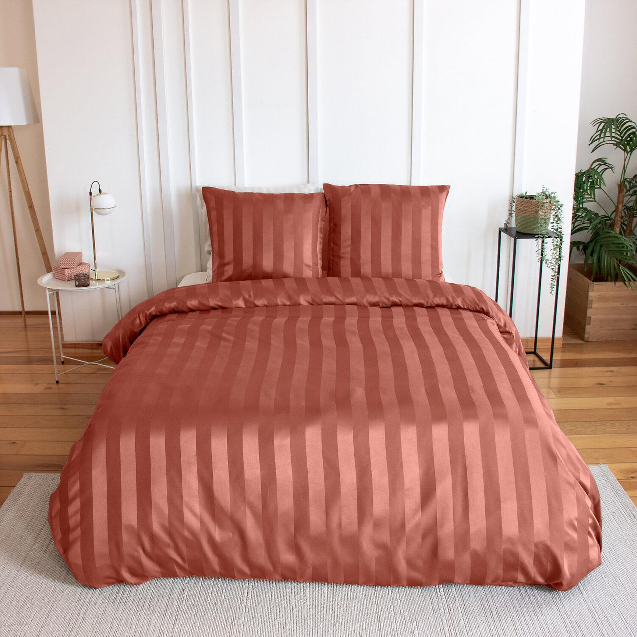 Voir la diapositive 1 : Home collection Parure housse de couette 100% satin de microfibre