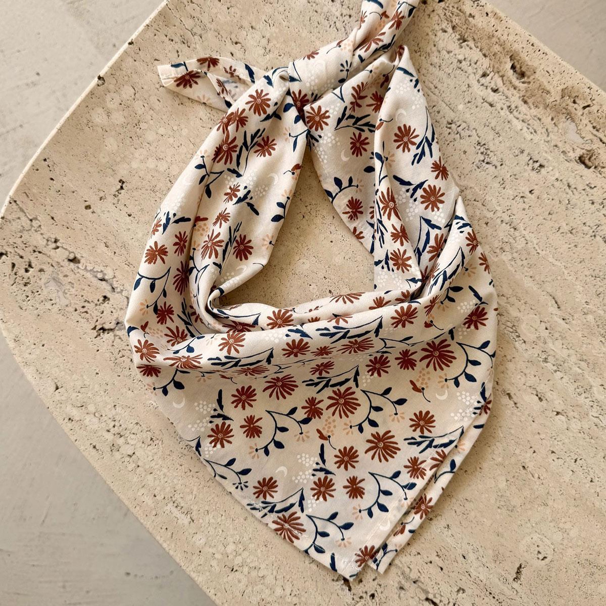Voir la diapositive 4 : PETIT BEGUIN Foulard en popeline ollie