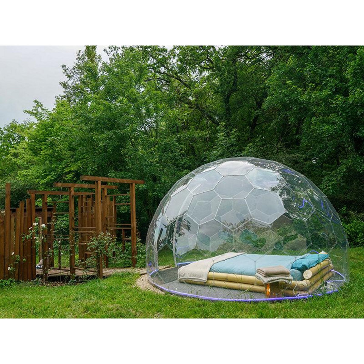 Smartbox Escale insolite en bulle en pleine nature près de Lyon - Coffret Cadeau Séjour