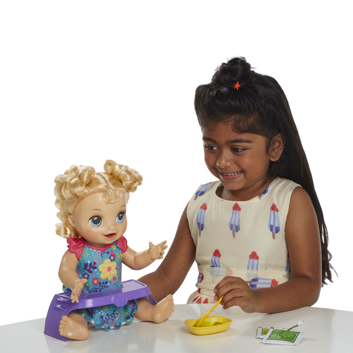 HASBRO Baby alive - Poupée aux cheveux blonds adore manger