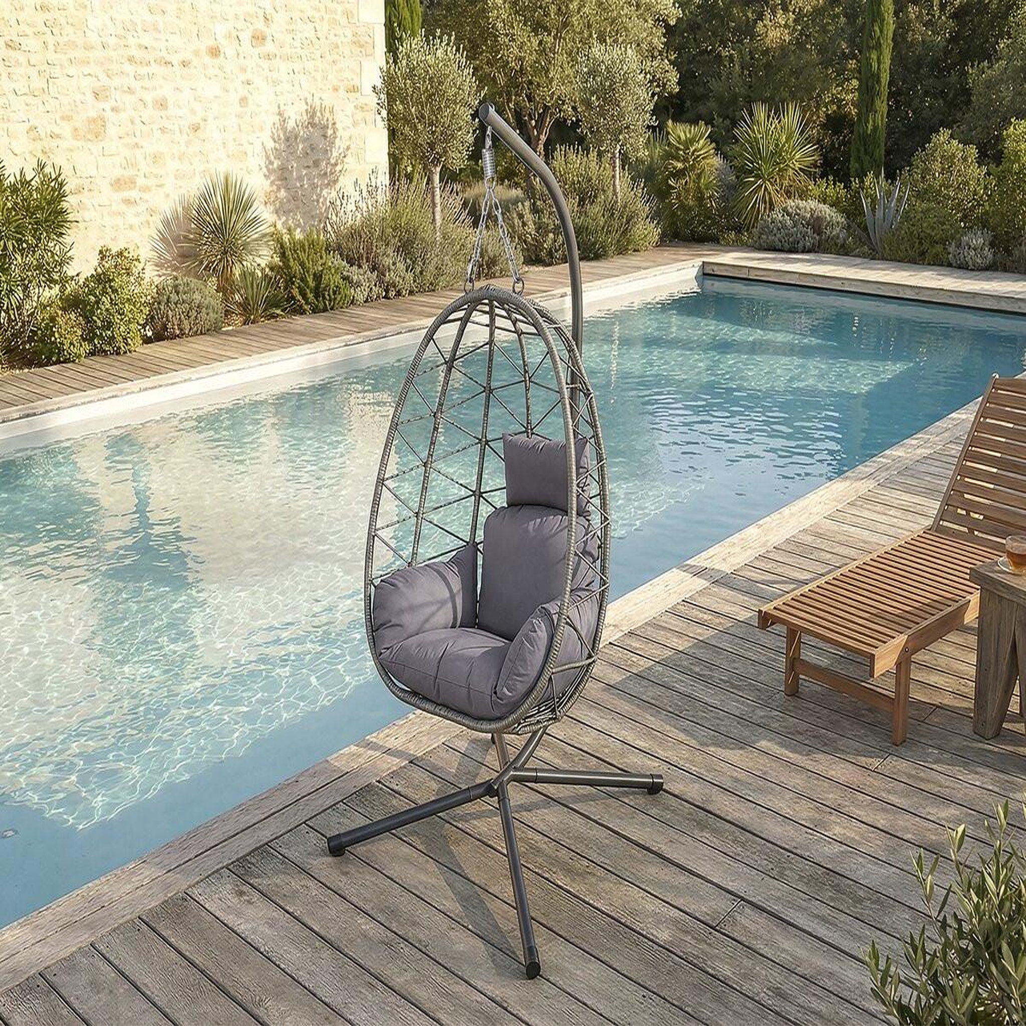 Voir la diapositive 2 : Habitat et Jardin Fauteuil oeuf suspendu en rotin  cosi  - 99 x 92 x 194 cm - gris