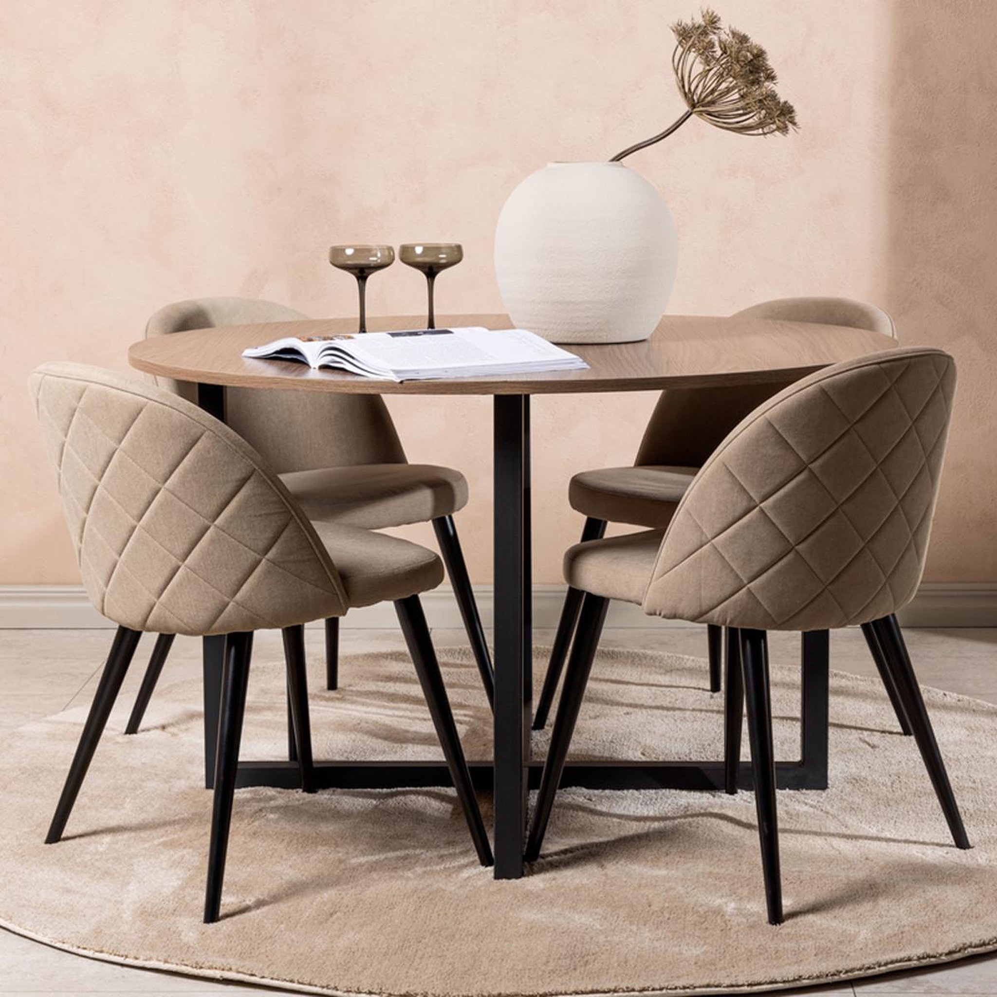 Voir la diapositive 3 : Paris Prix Ensemble table à manger & 4 chaises  durango & velvet  120cm noyer & beige