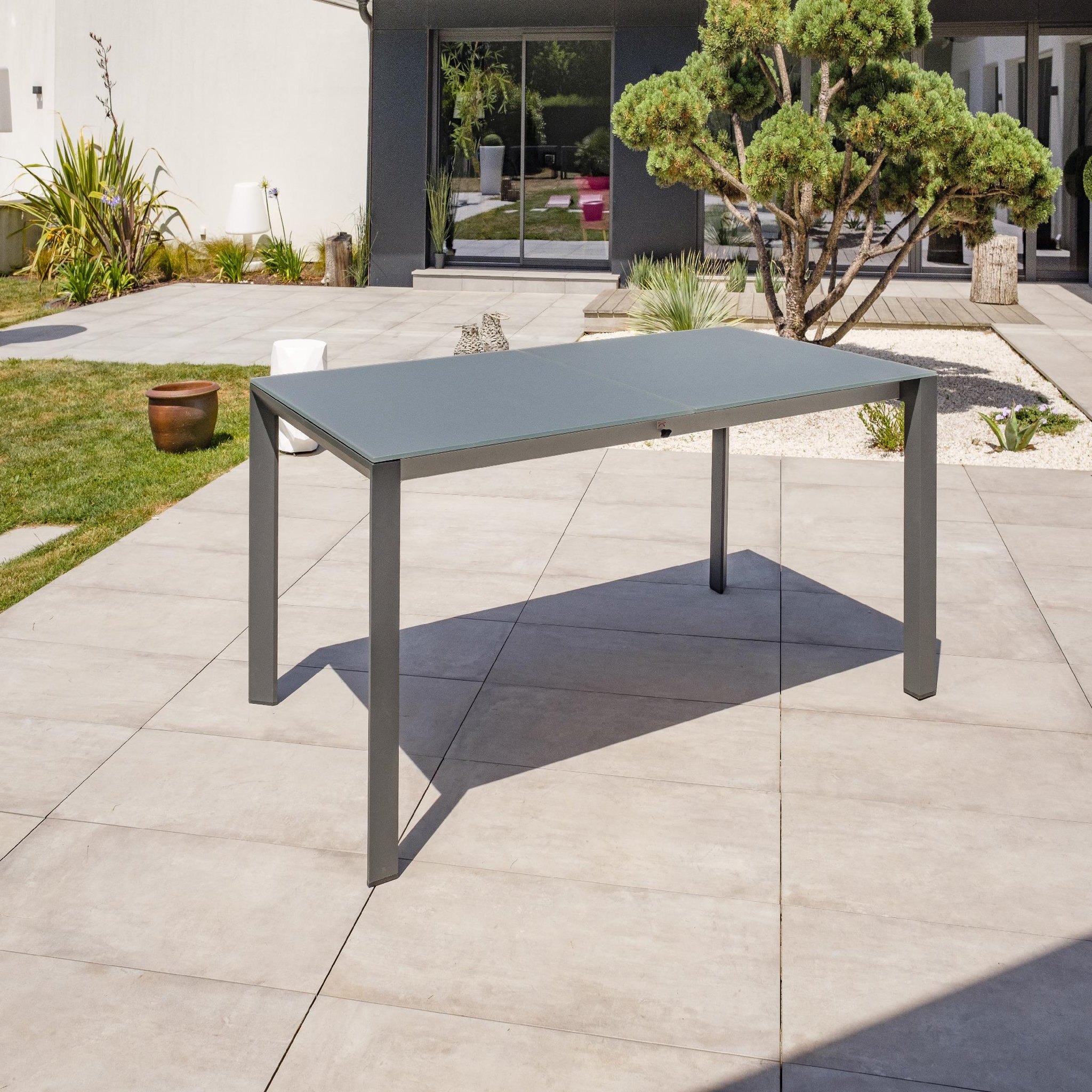 Voir la diapositive 2 : DCB GARDEN Table de jardin avec rallonge en HPL (8 places)